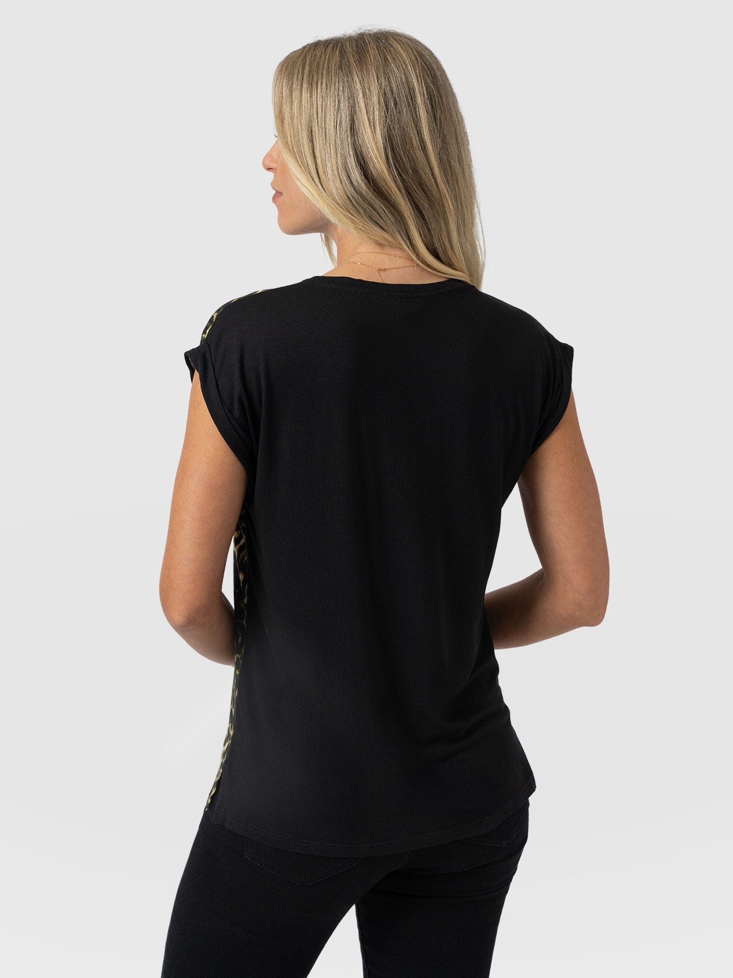 Turn Up Contrast Tee - Green Leopard - Women's T-shirts | Saint + Sofia® UK
