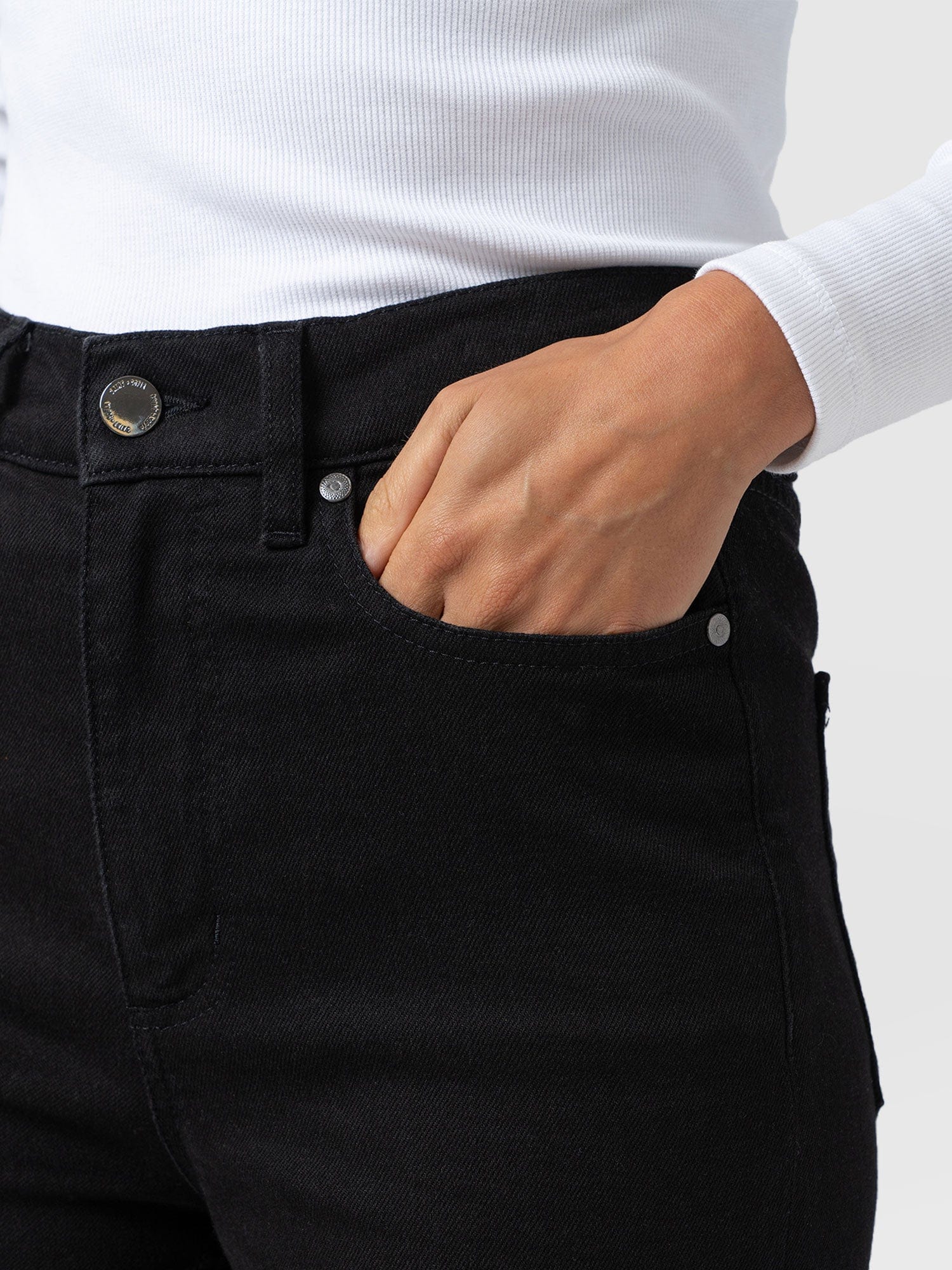 Wide Leg Jean - Black - Women's Denims | Saint + Sofia® UK