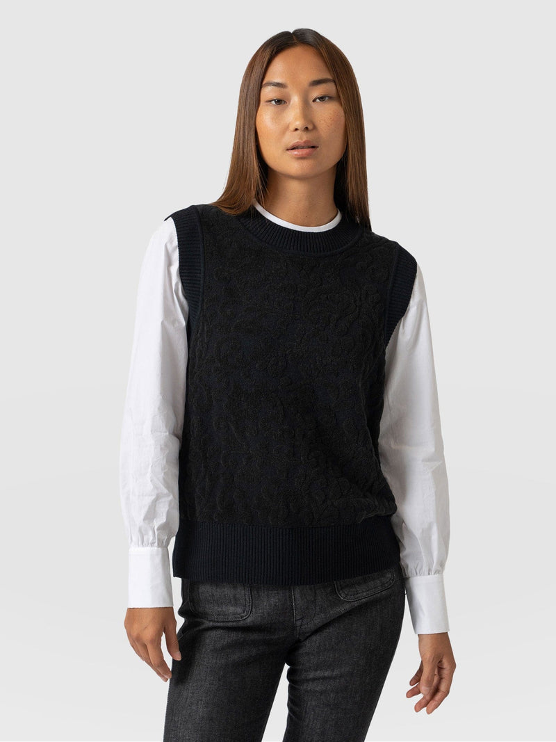 Wren Sleeveless Knit Black - Women's Vests | Saint + Sofia® UK
