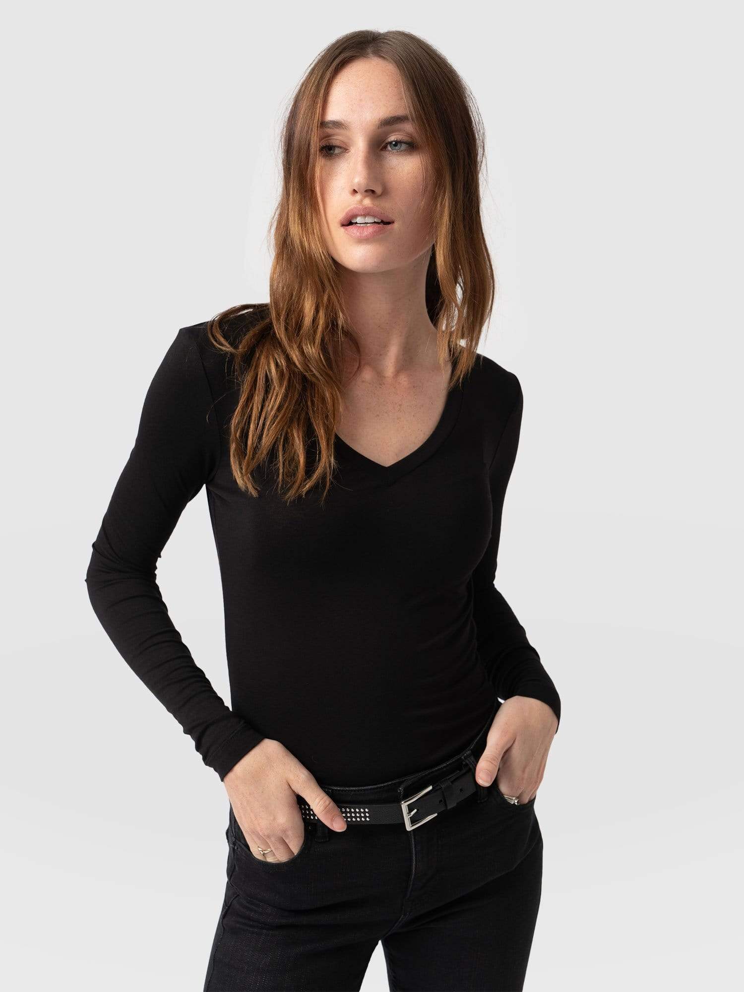 Austen V Neck Tee Black - Women's T-Shirts | Saint + Sofia® UK