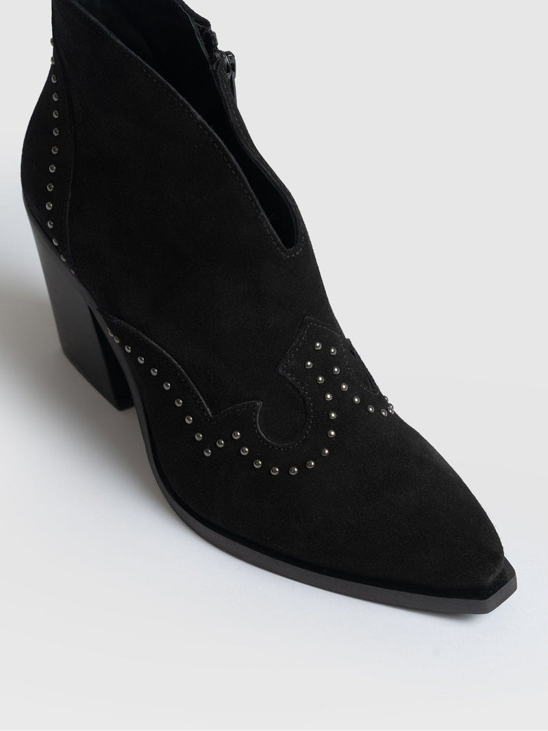Dallas Studded Ankle Boot - Women's Leather Boots | Saint + Sofia® UK