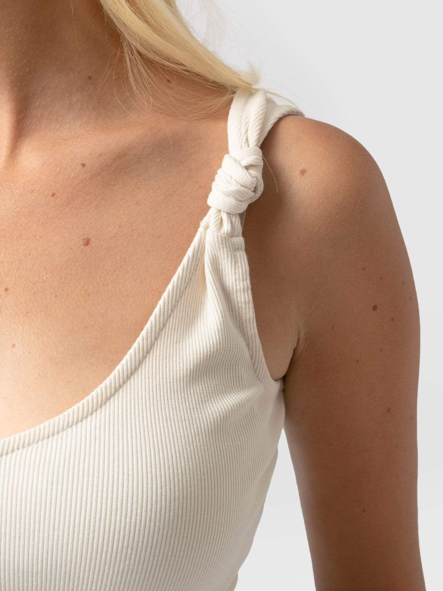 Knot Vest Rib Cream - Women's Vests | Saint + Sofia® UK
