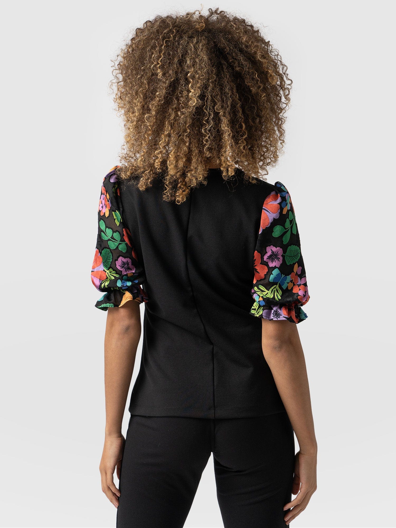 Tori Puff Sleeve Top Black Pop Floral - Women's Tops | Saint + Sofia® UK