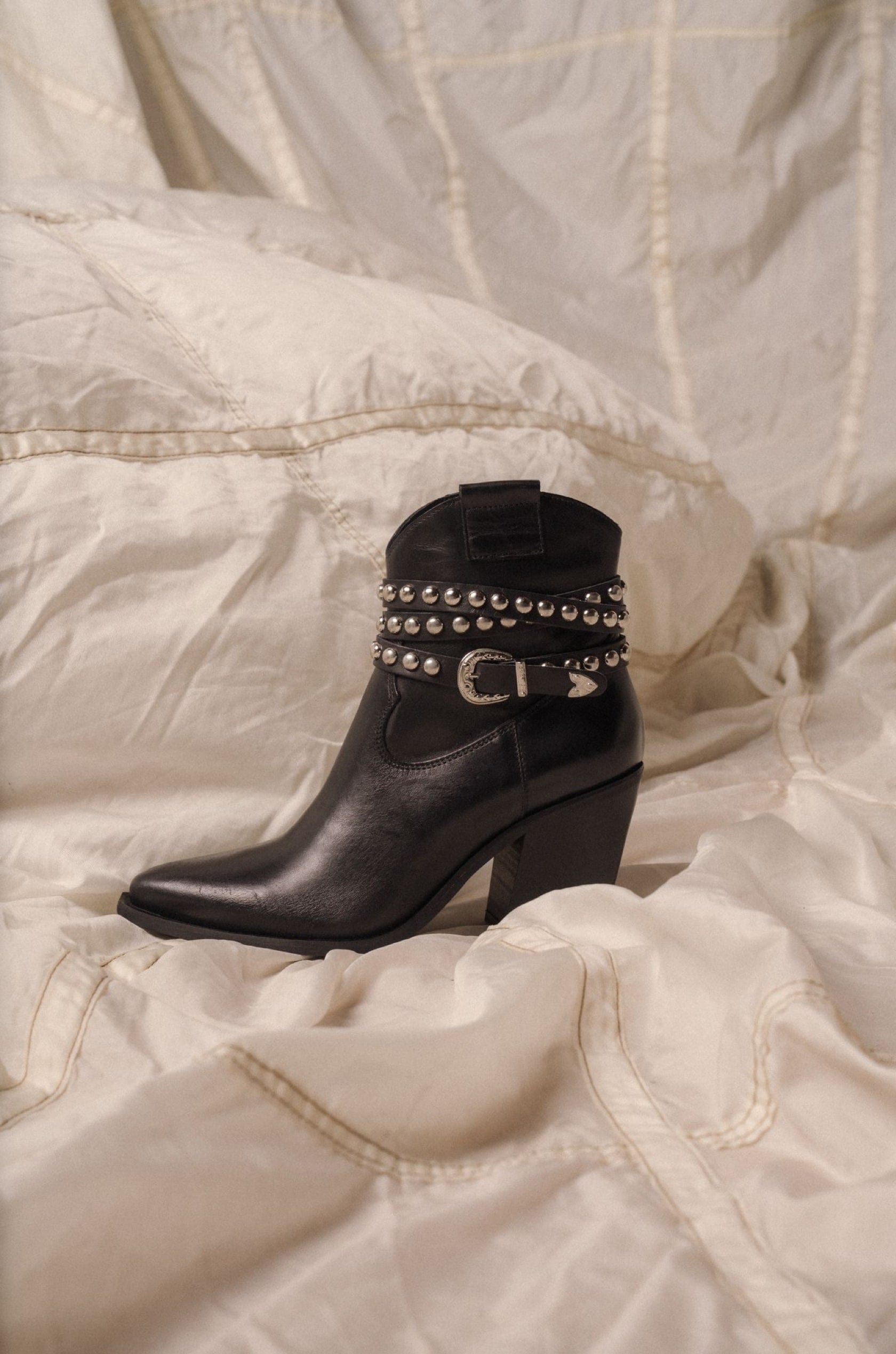 Saint & Sofia - Odyssey | A/W 22 Fashion Campaign | Saint + Sofia® UK