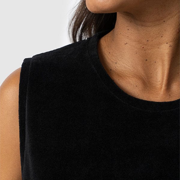 Sleeveless Silhouette