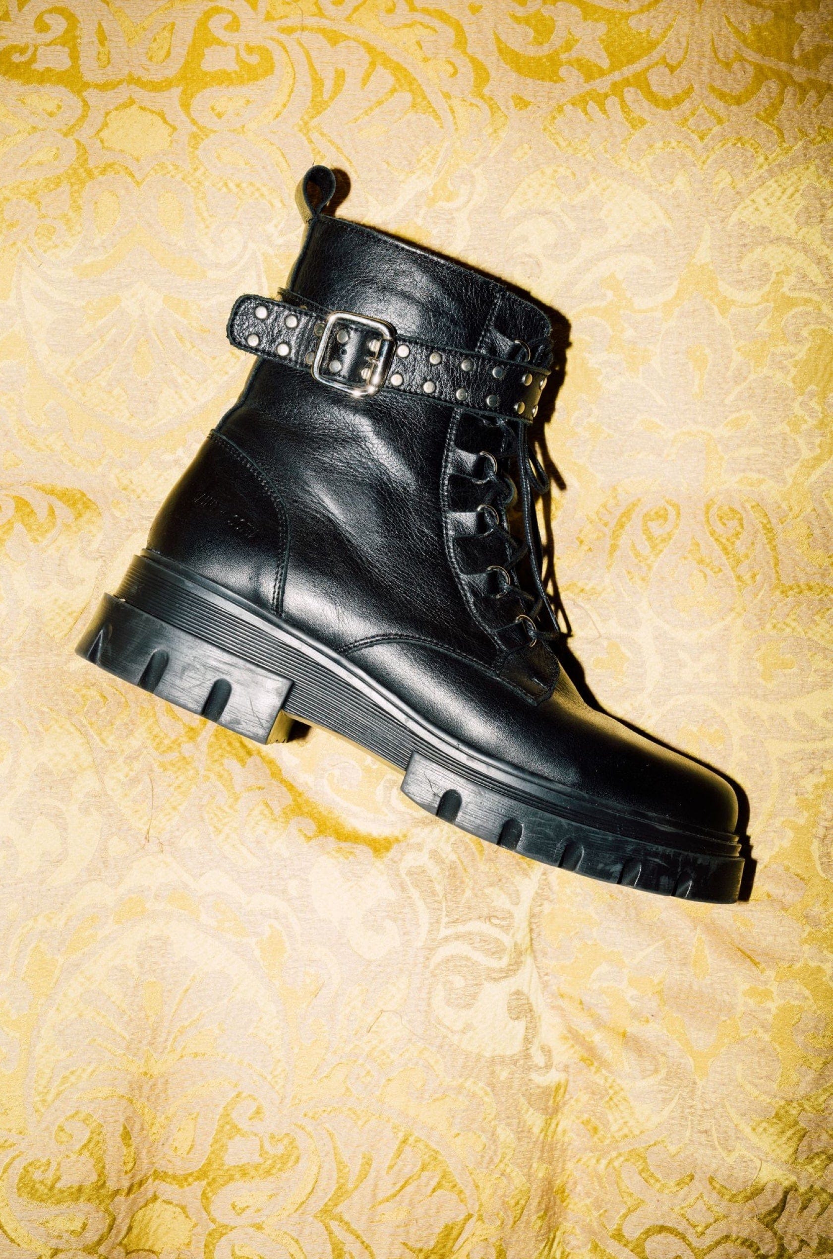 Saint & Sofia - Masquerade