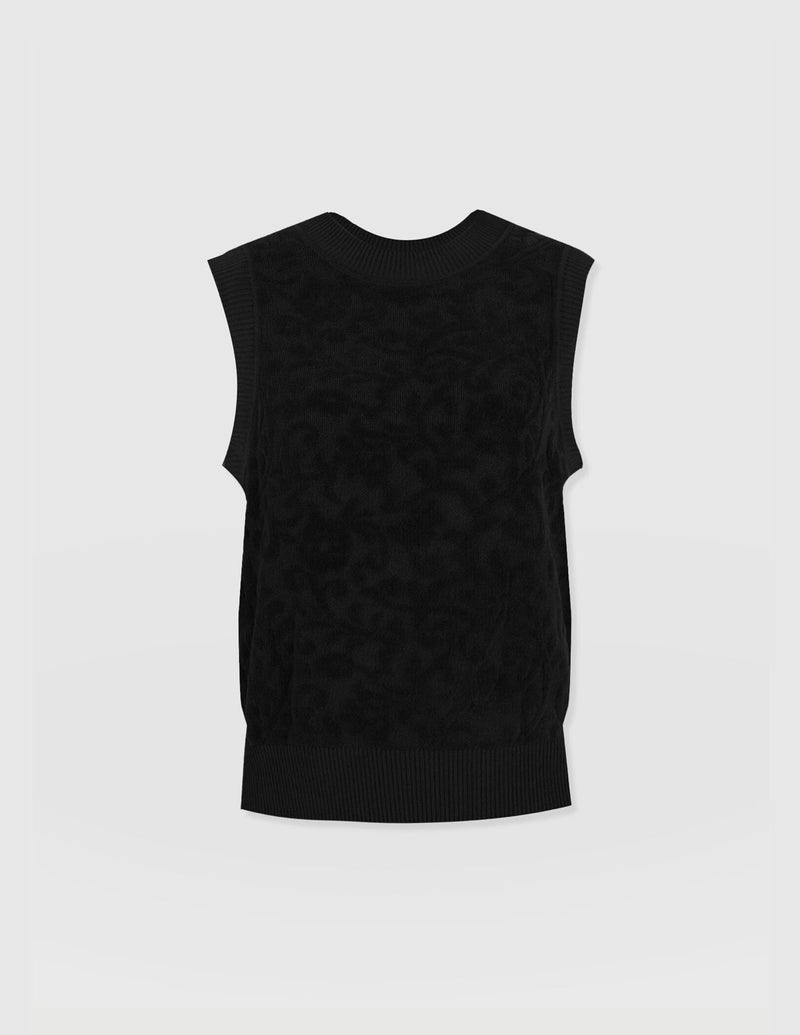 TEES & VESTS
