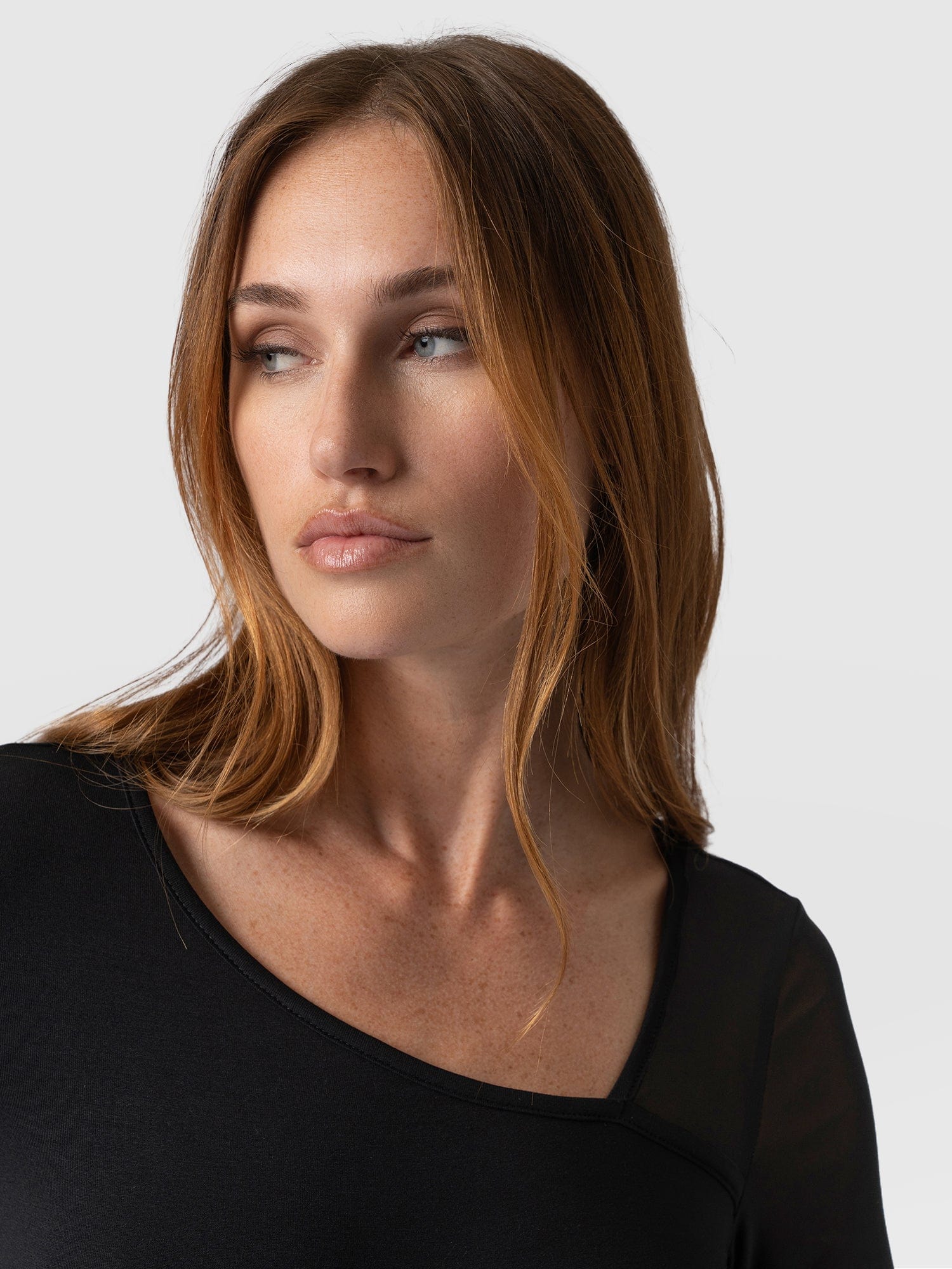 Aimee Cut Out Long Sleeve Tee Black - Women's T-Shirts | Saint + Sofia® UK