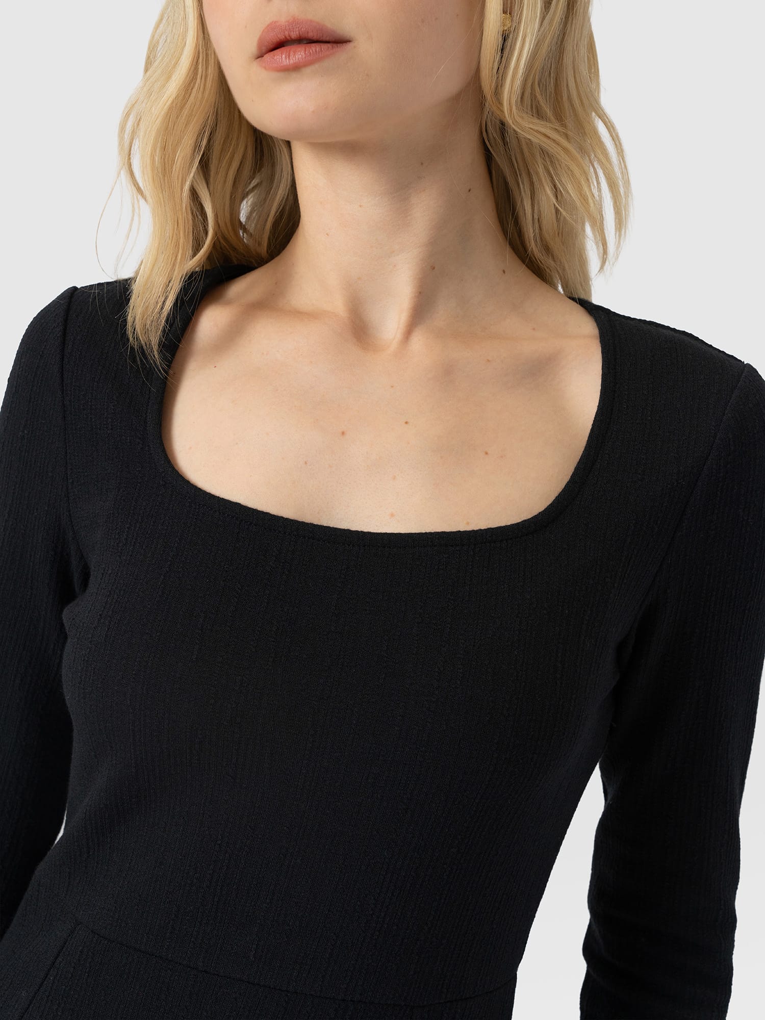 Akia Long Sleeve Dress - Black - Women's Dresses | Saint and Sofia® UK