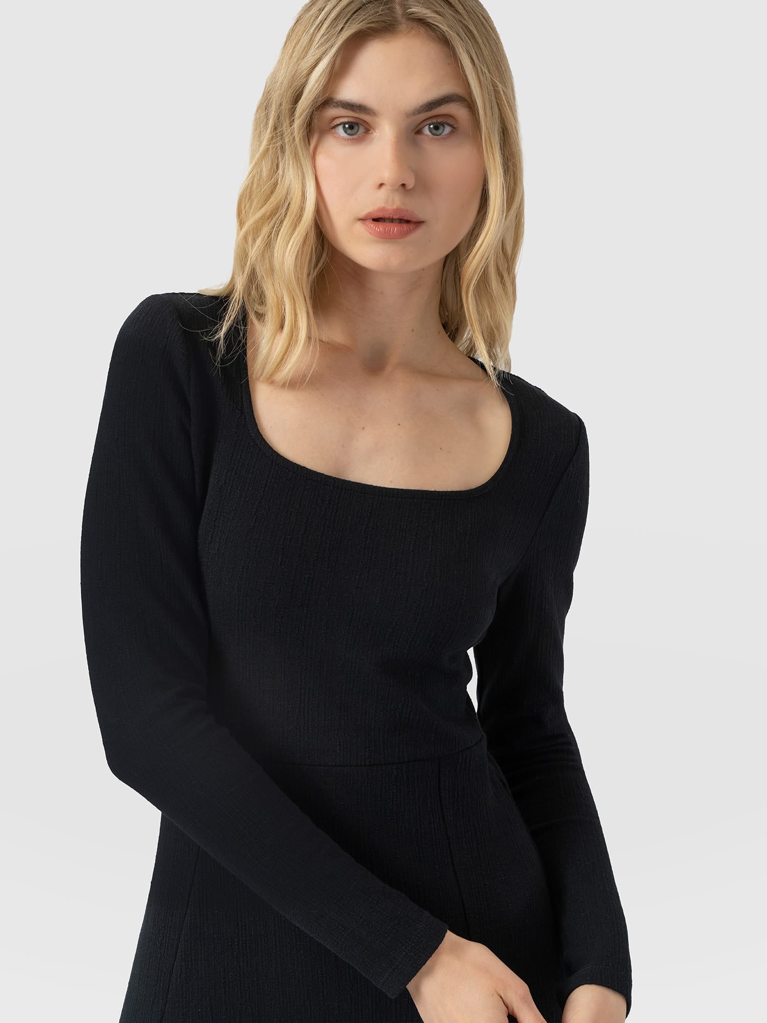 Akia Long Sleeve Dress - Black - Women's Dresses | Saint and Sofia® UK