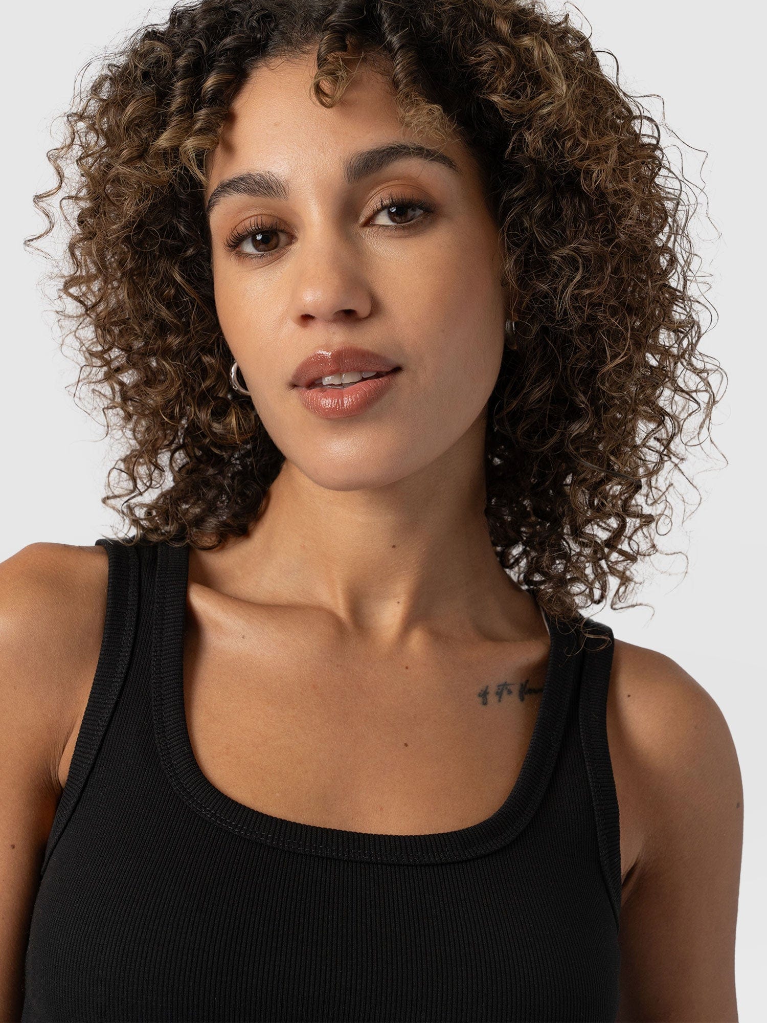 Asher Scoop Neck Vest Black - Women's Vests | Saint and Sofia® UK