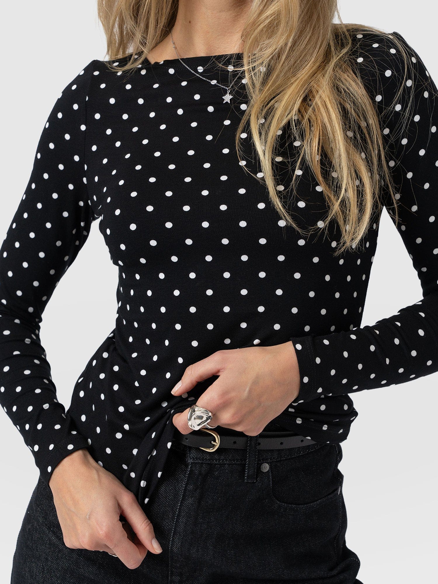 Austen Boat Neck Long Sleeve Tee - Black Polka Dot - Women's T-shirts | Saint + Sofia® UK
