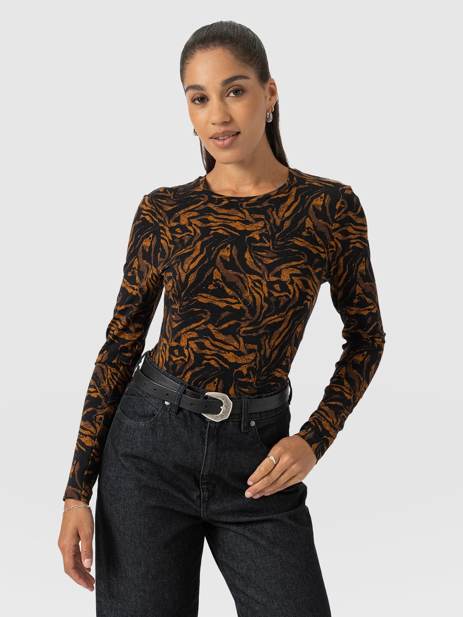 Austen Crew Neck Long Sleeve Tee - Brown Zebra - Women's T-shirts | Saint + Sofia® UK