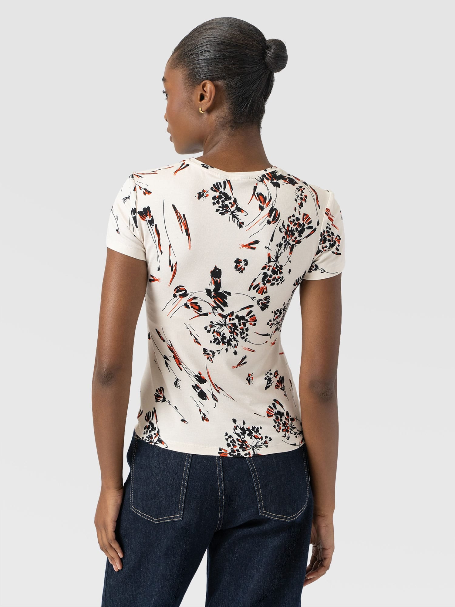 Austen Crew Neck Tee Short Sleeve - White Mist Floral - Women's T-shirts | Saint + Sofia® UK
