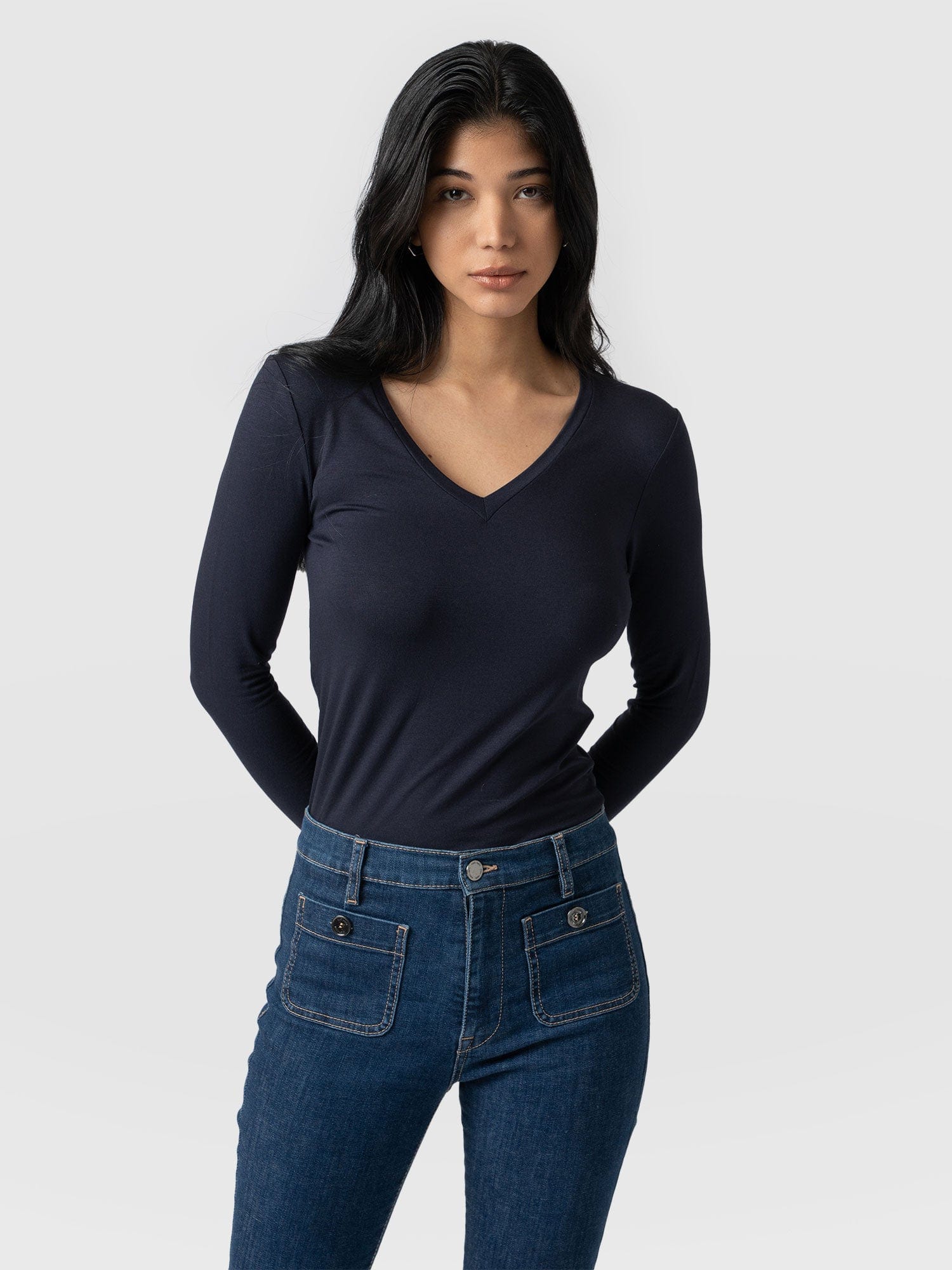 Austen V Neck Tee Navy - Women's T-Shirts | Saint and Sofia® UK