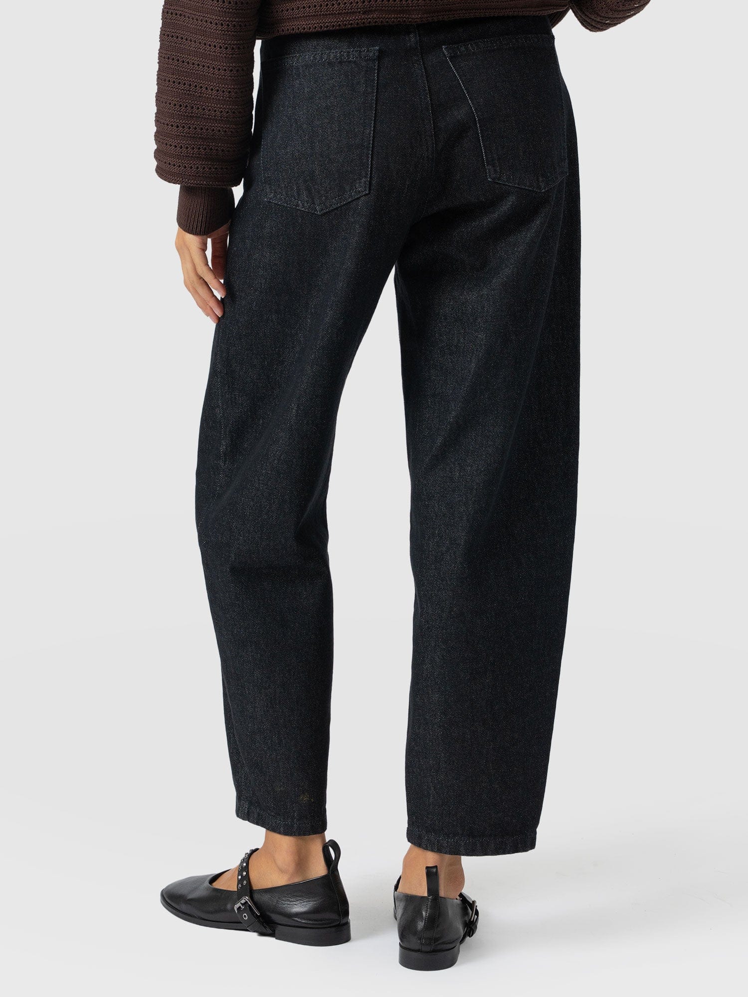 Barrel Leg Jean - Black