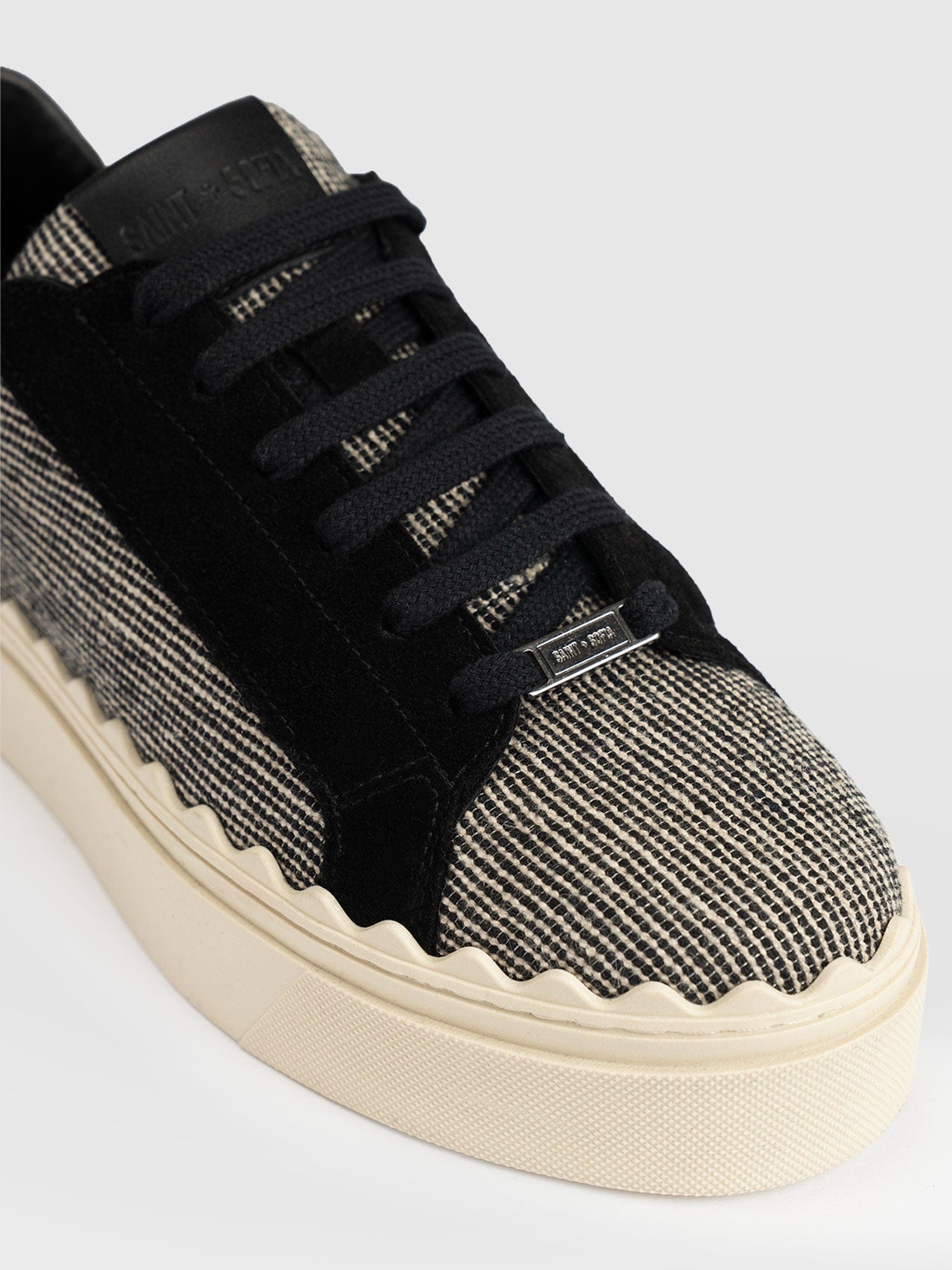 Brook Scallop Trainer - Black Linen