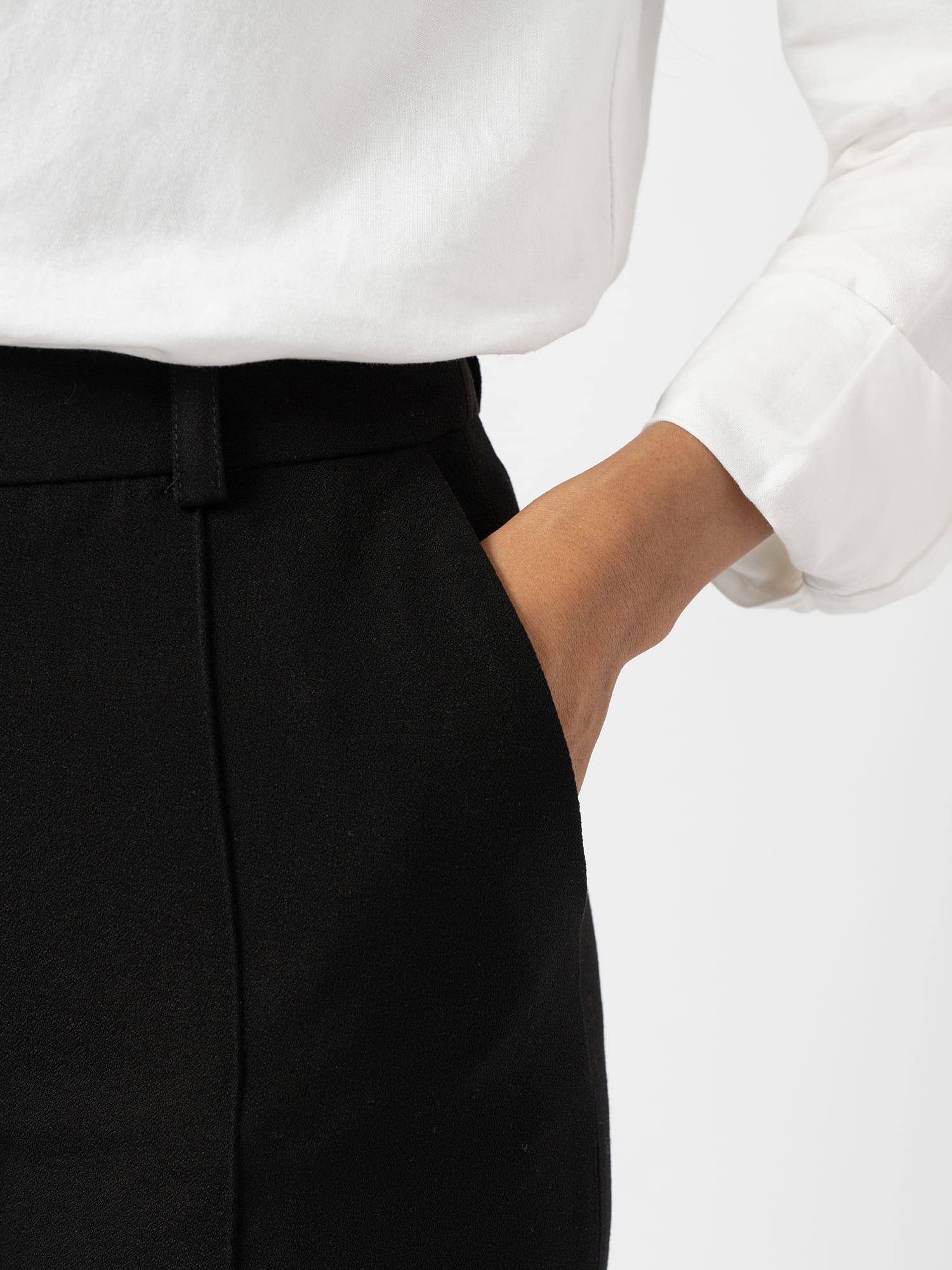Cambridge Tapered Pant - Black - Women's Trouserss | Saint and Sofia® UK