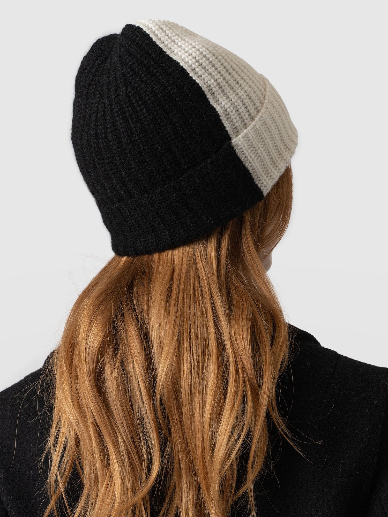 Cashmere Beanie Cream/Black - Women's Hats | Saint + Sofia® UK