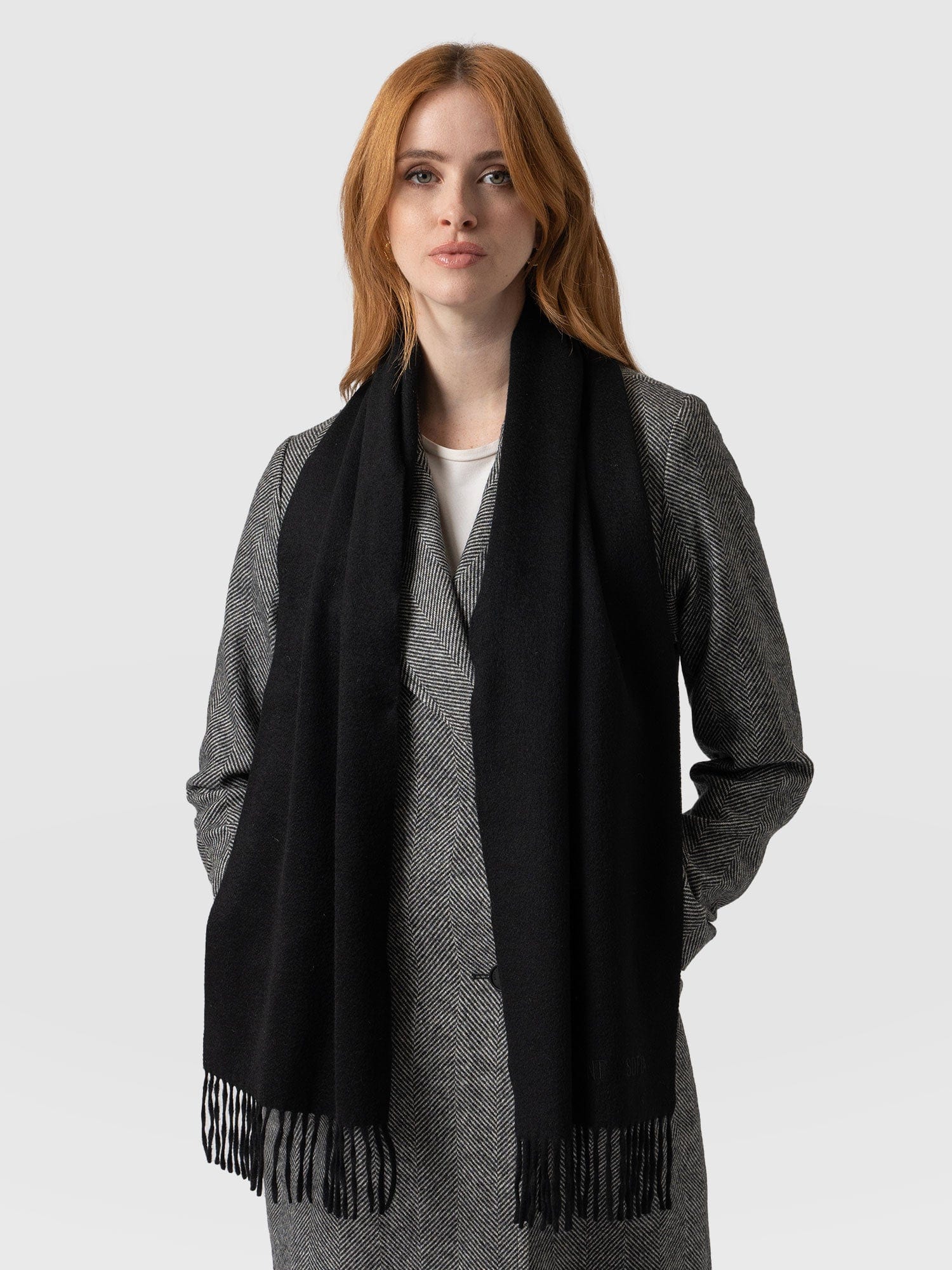 Cashmere Scarf Black - Women's Scarves | Saint + Sofia® UK