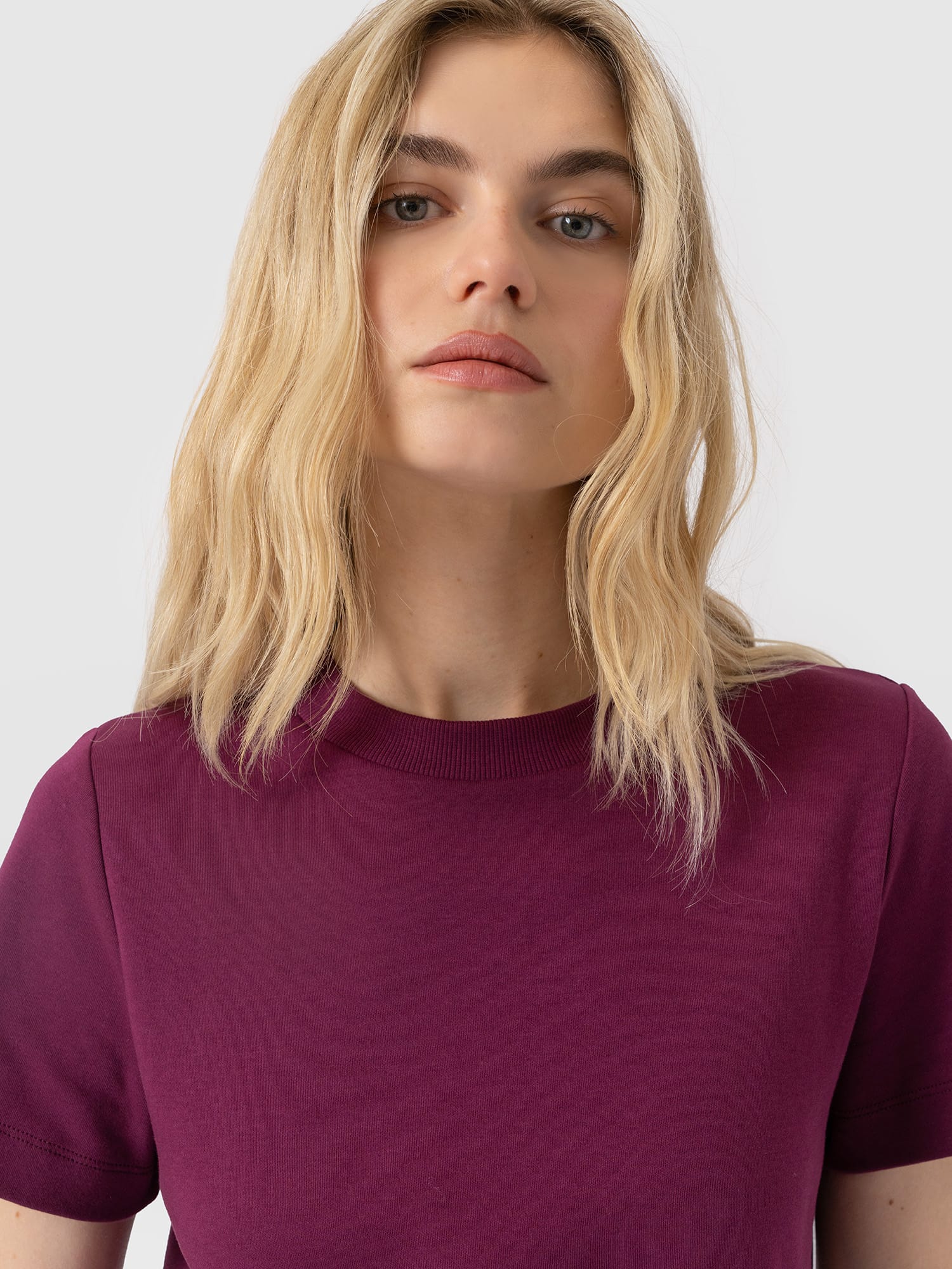 Chelsea Crew Neck Tee - Plum - Women's T-shirts | Saint and Sofia® UK
