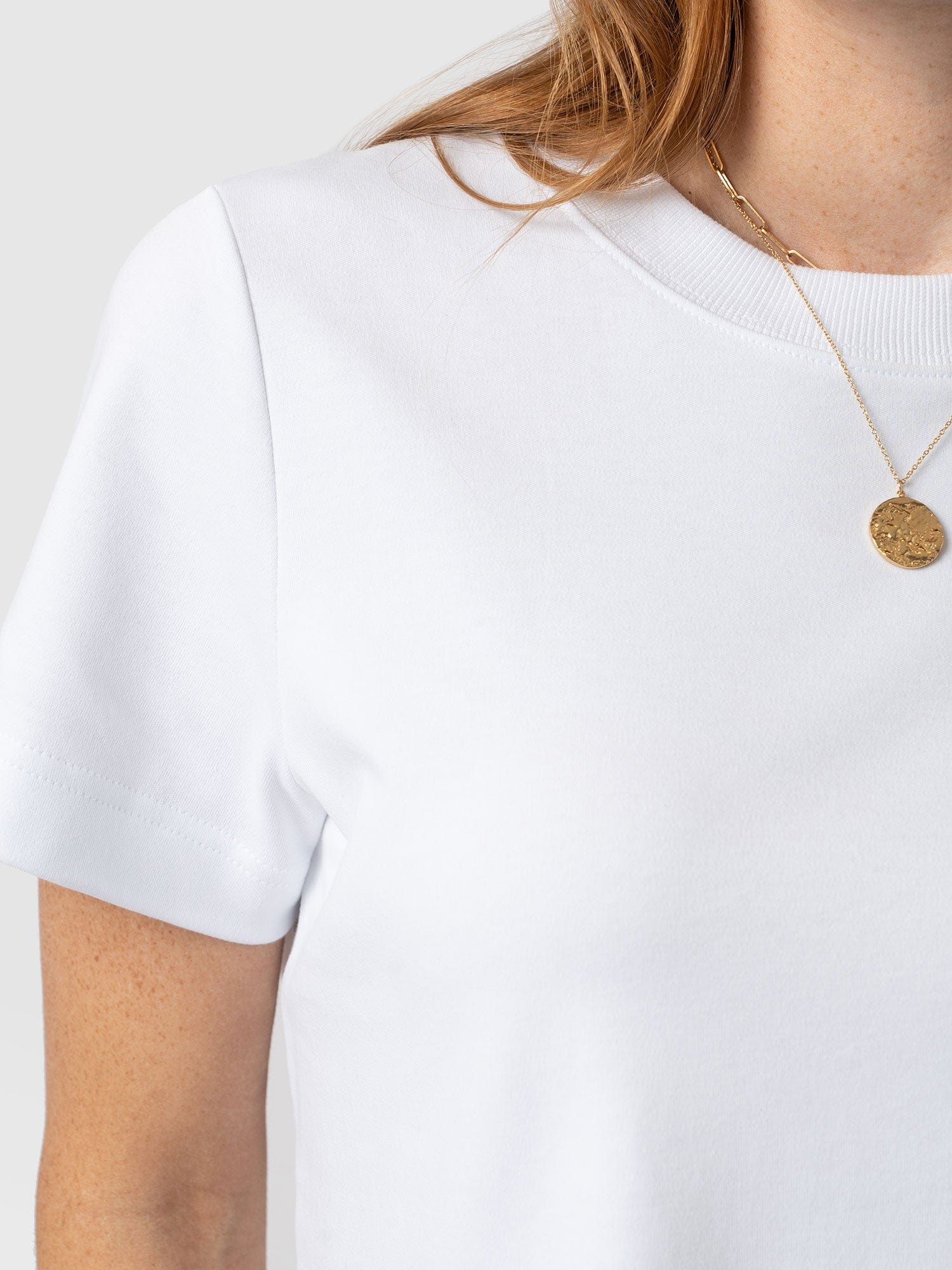 Chelsea Crew Neck Tee White - Women's T-Shirts | Saint + Sofia® UK