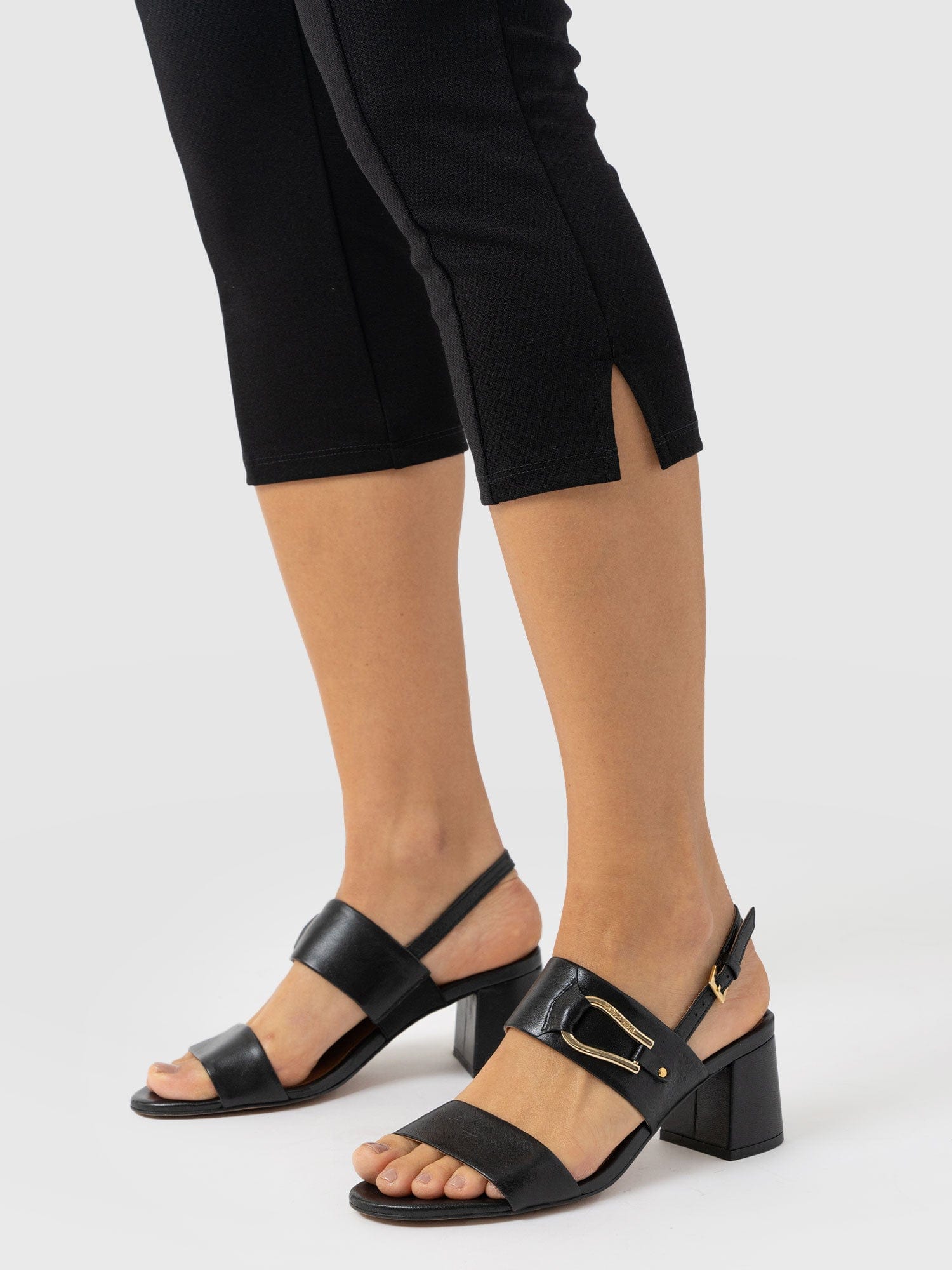 Chelsea Capri Legging - Black - Women's Trousers | Saint and Sofia® UK