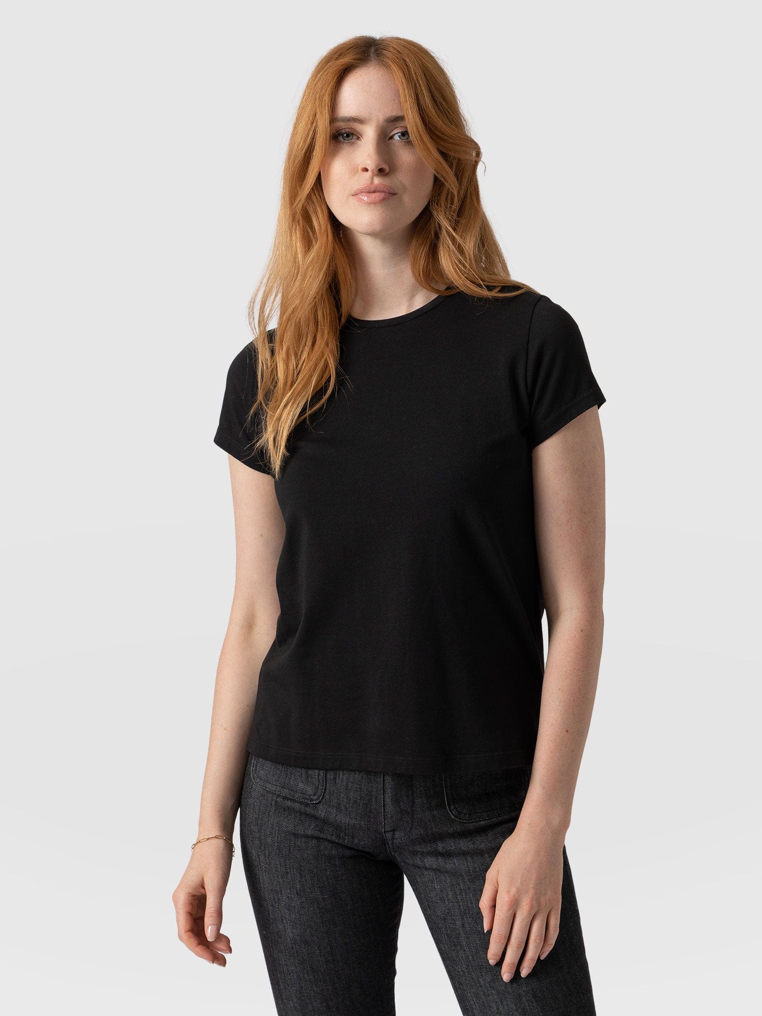 Black crew neck t shirt women's sale