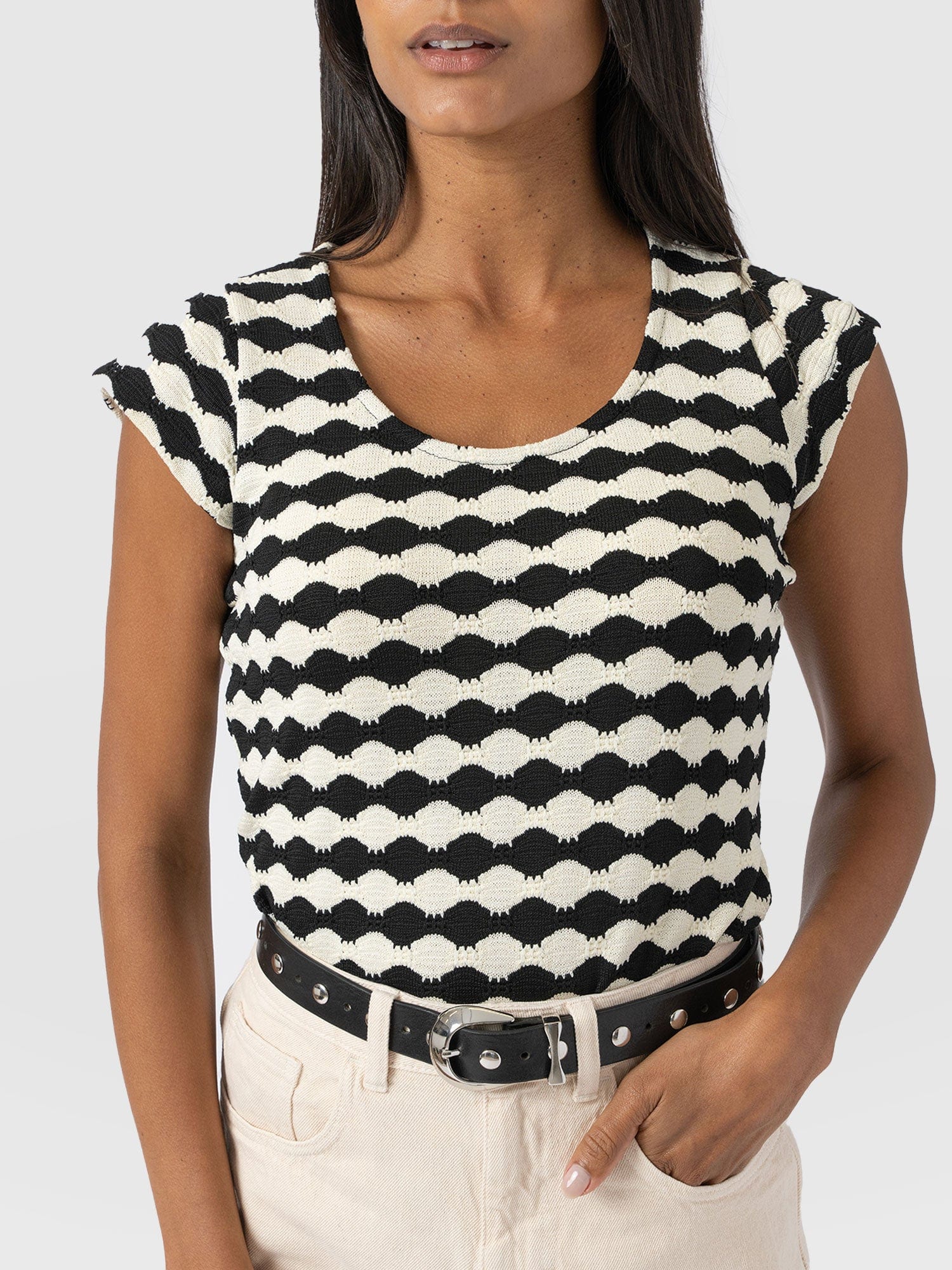 Elise Scoop Neck Tee - Black/Cream - Women's T-Shirts | Saint + Sofia® UK