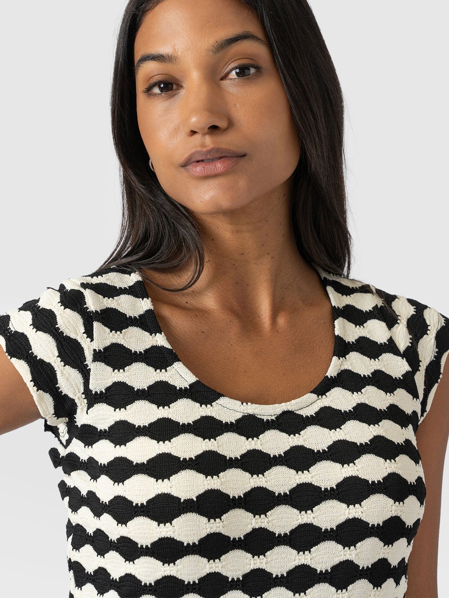 Elise Scoop Neck Tee - Black/Cream - Women's T-Shirts | Saint + Sofia® UK