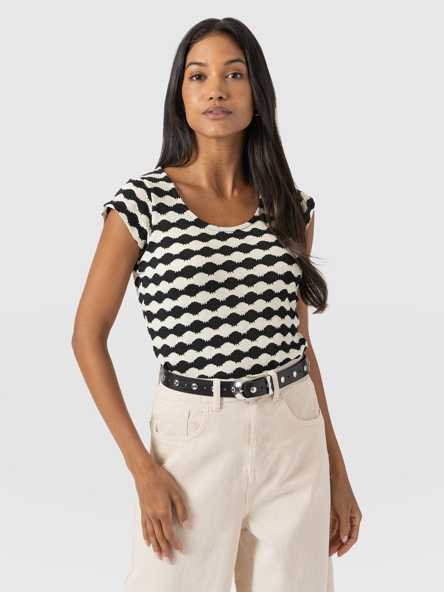 Elise Scoop Neck Tee - Black/Cream - Women's T-Shirts | Saint + Sofia® UK
