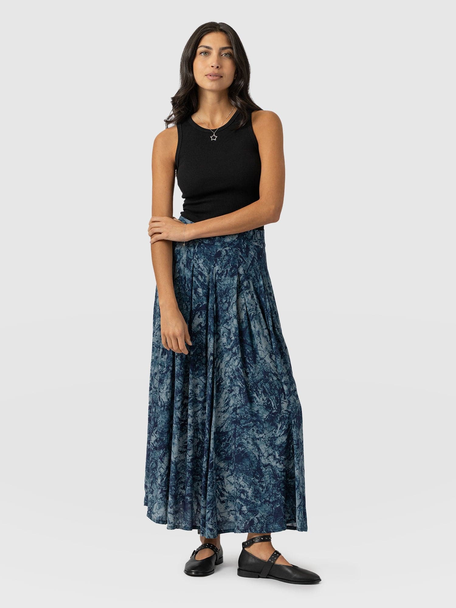 Eliza Pleated Skirt Blue Marble - Women's Skirts | Saint + Sofia® UK
