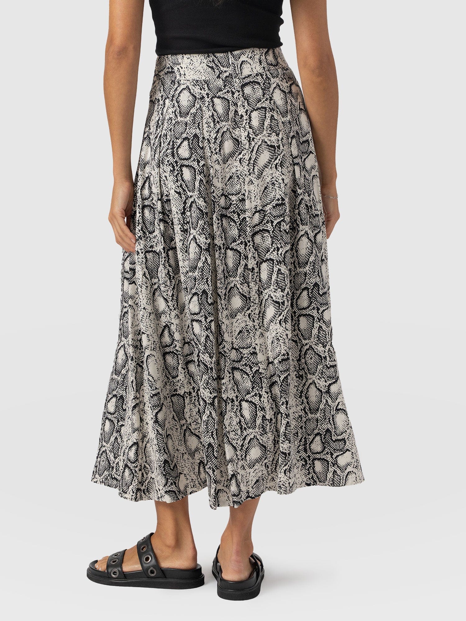 Eliza Pleated Skirt Cream Snake  - Women's Skirts | Saint + Sofia® UK