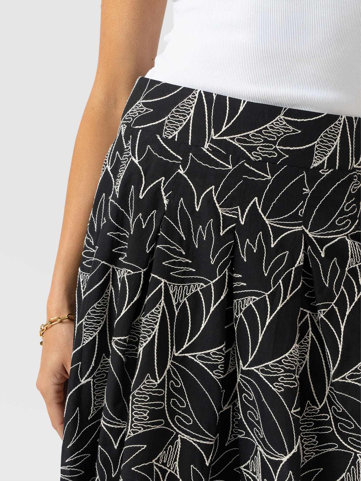 Eliza Skirt - Black Embroidered - Women's Skirts | Saint + Sofia® UK