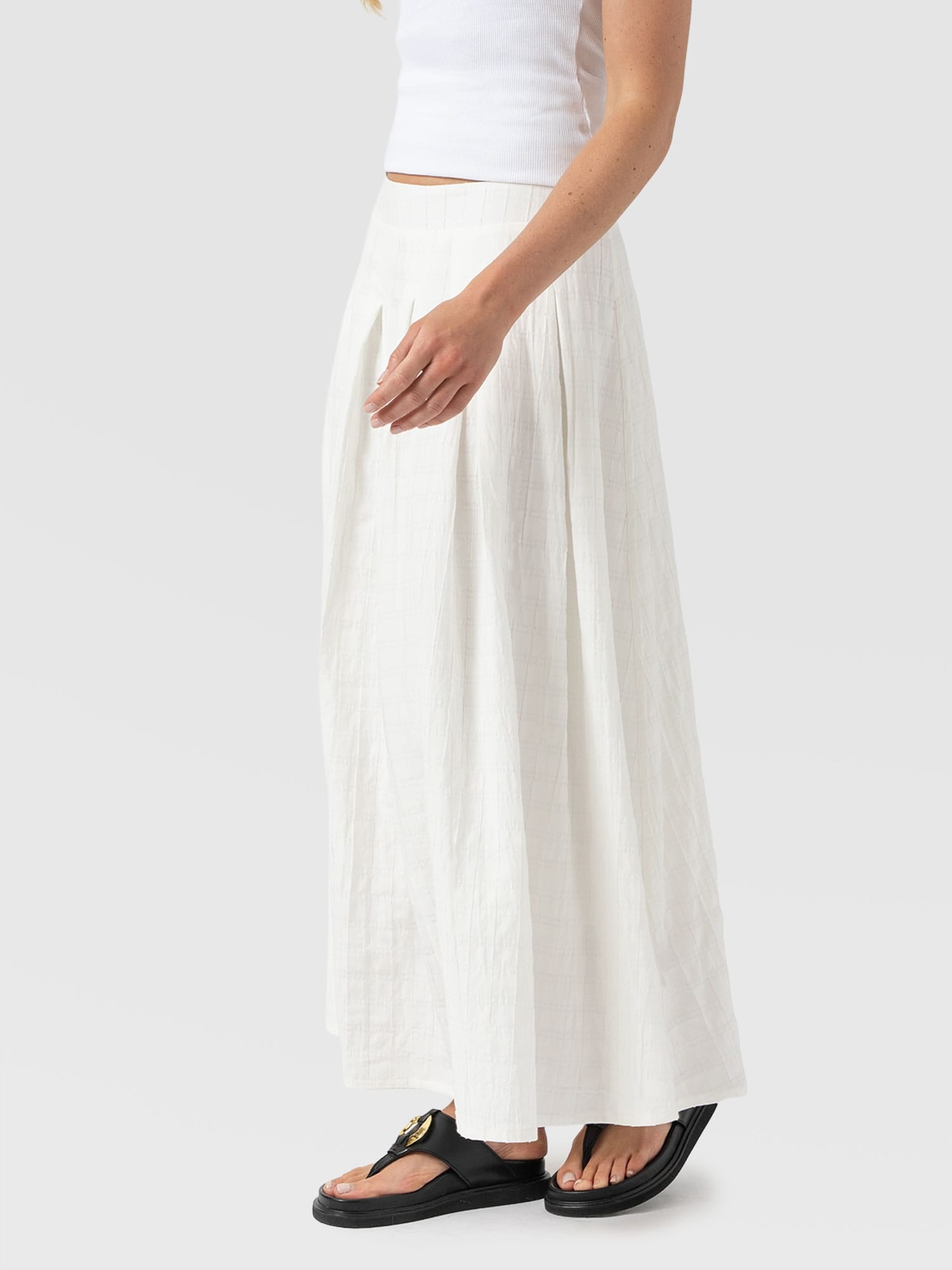 Eliza Pleated Skirt - White Textured - Women's Skirts | Saint + Sofia® UK