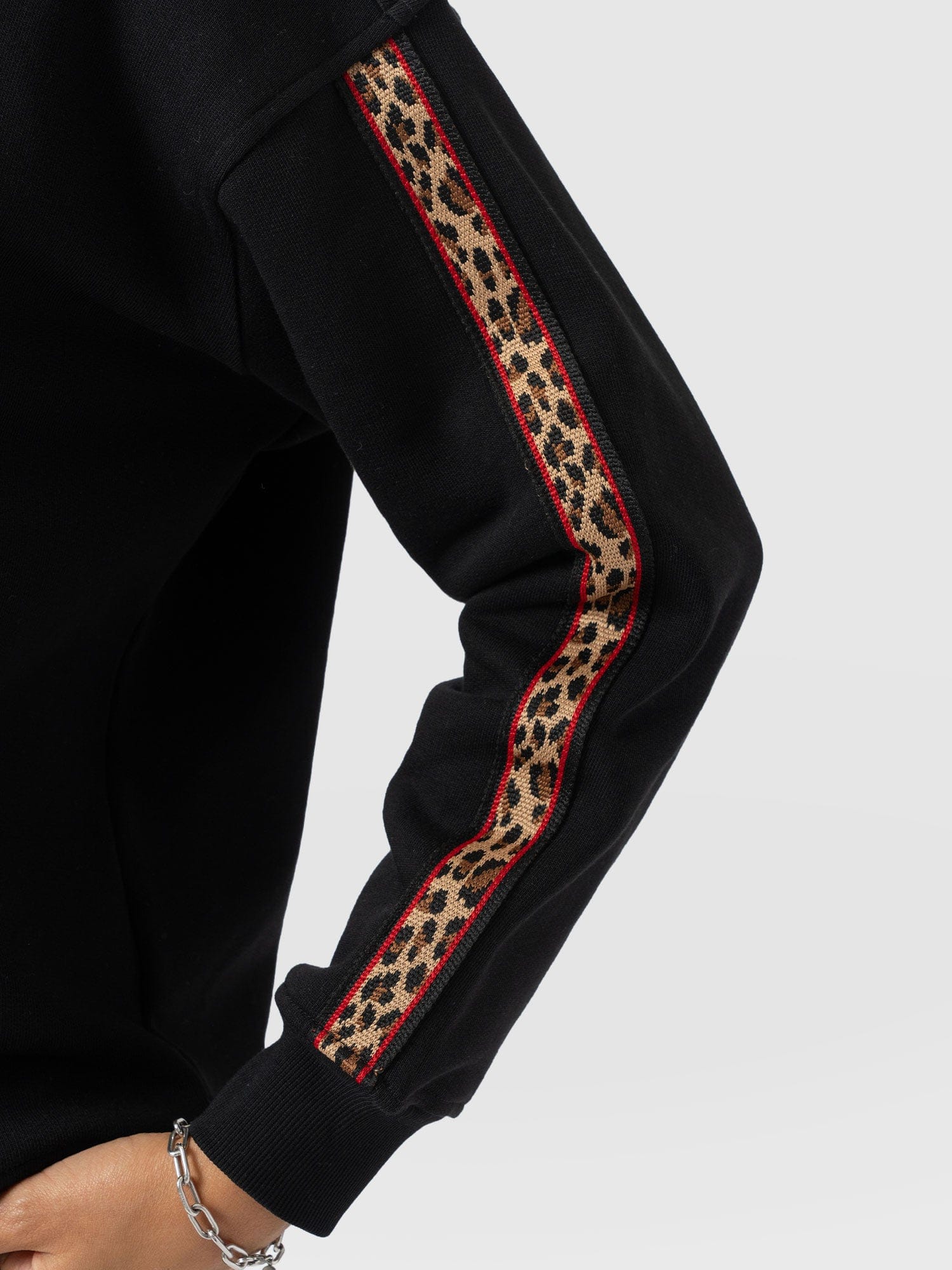 Ennis Sweatshirt - Black - Leopard