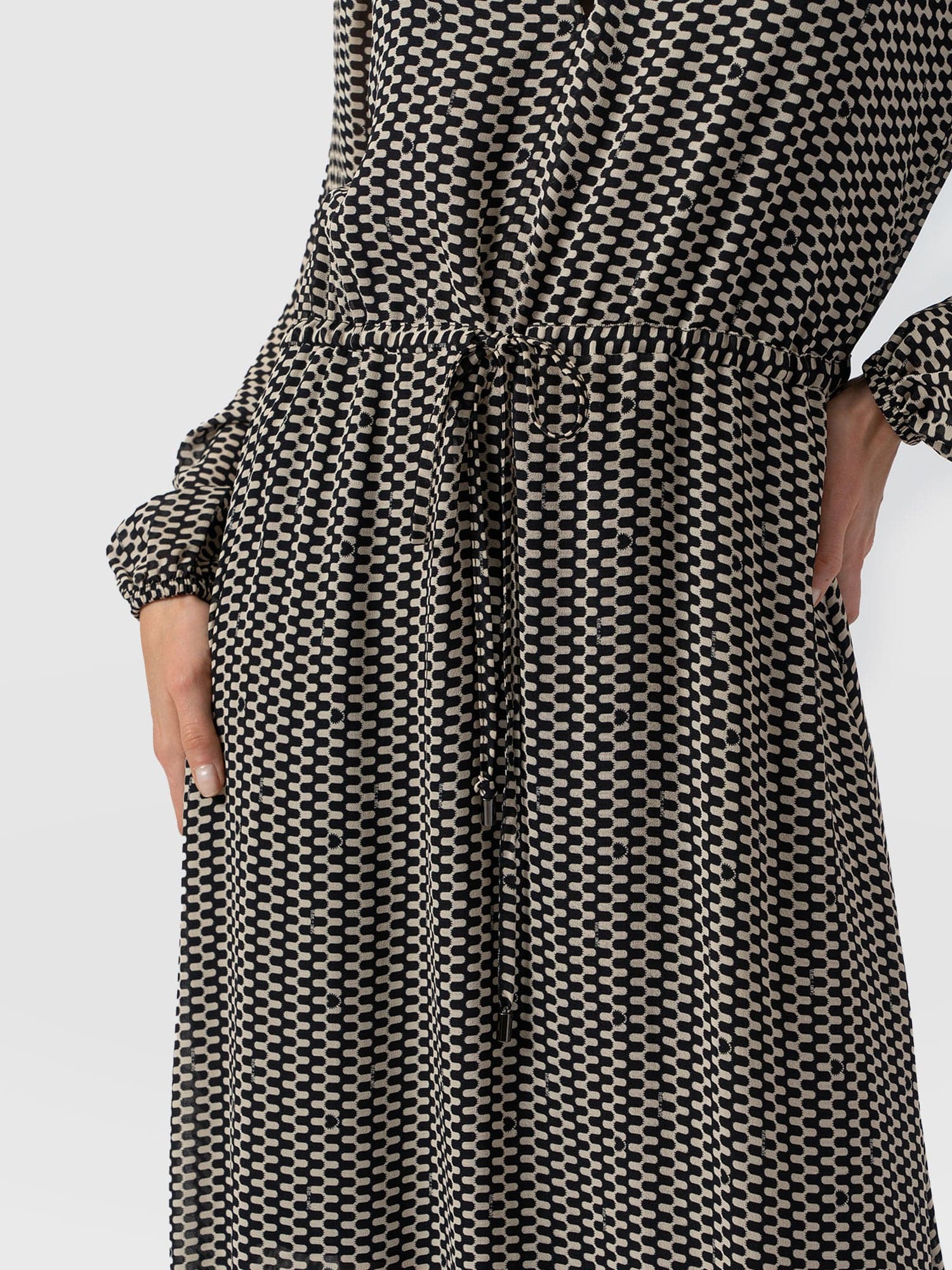 Evelyn High Low Dress Monochrome Wave - Women's Dresses | Saint + Sofia® UK