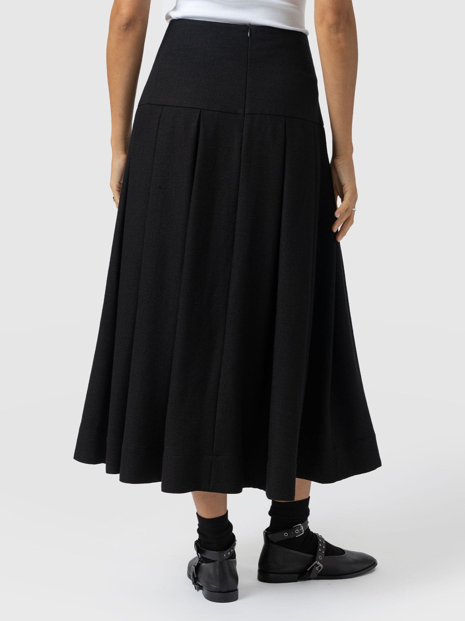 Everly Pleated Skirt - Black