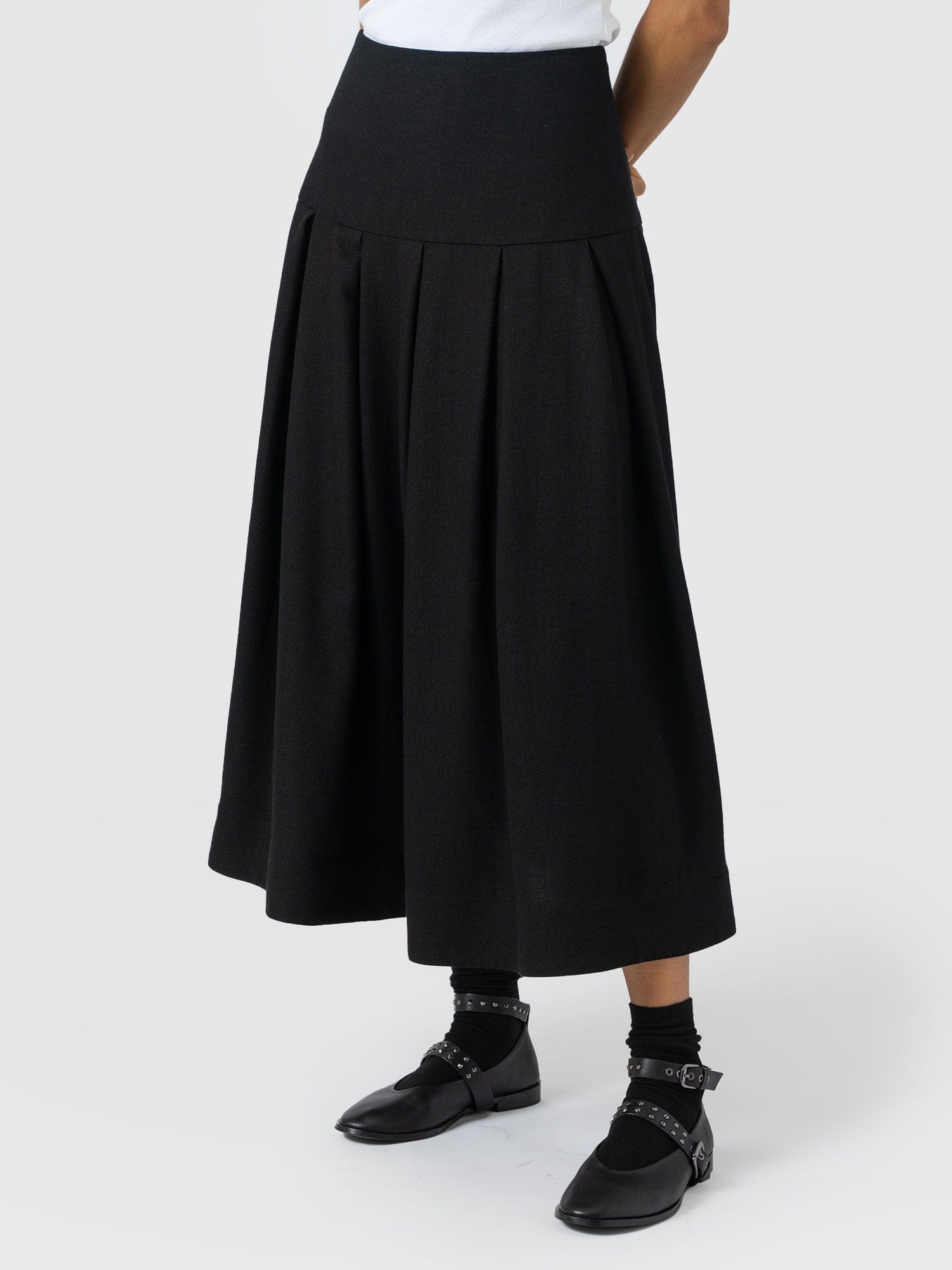 Everly Pleated Skirt - Black