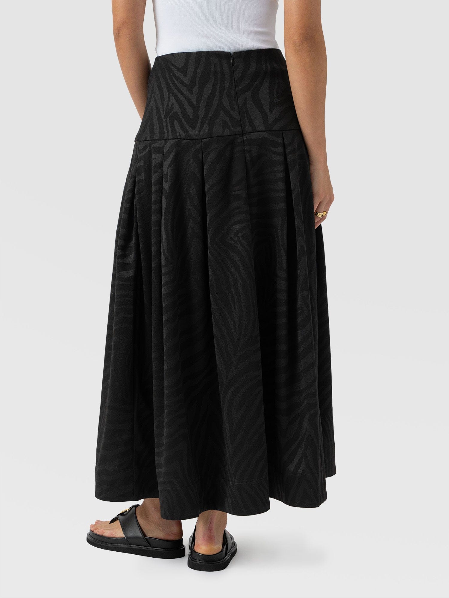 Everly Pleated Skirt Black Zebra  - Women's Skirts | Saint + Sofia® UK