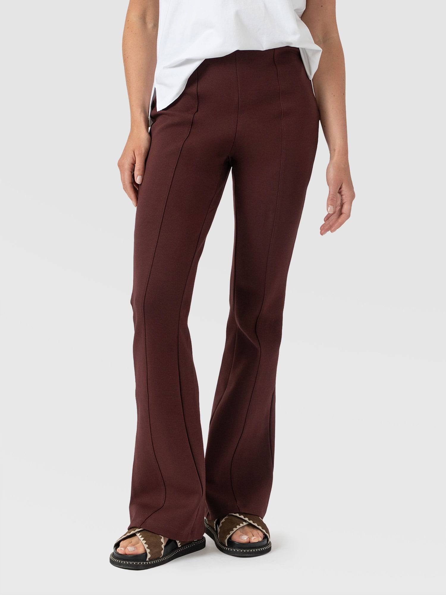 Fearne Fare Legging Maroon - Women's Leggings | Saint and Sofia® UK