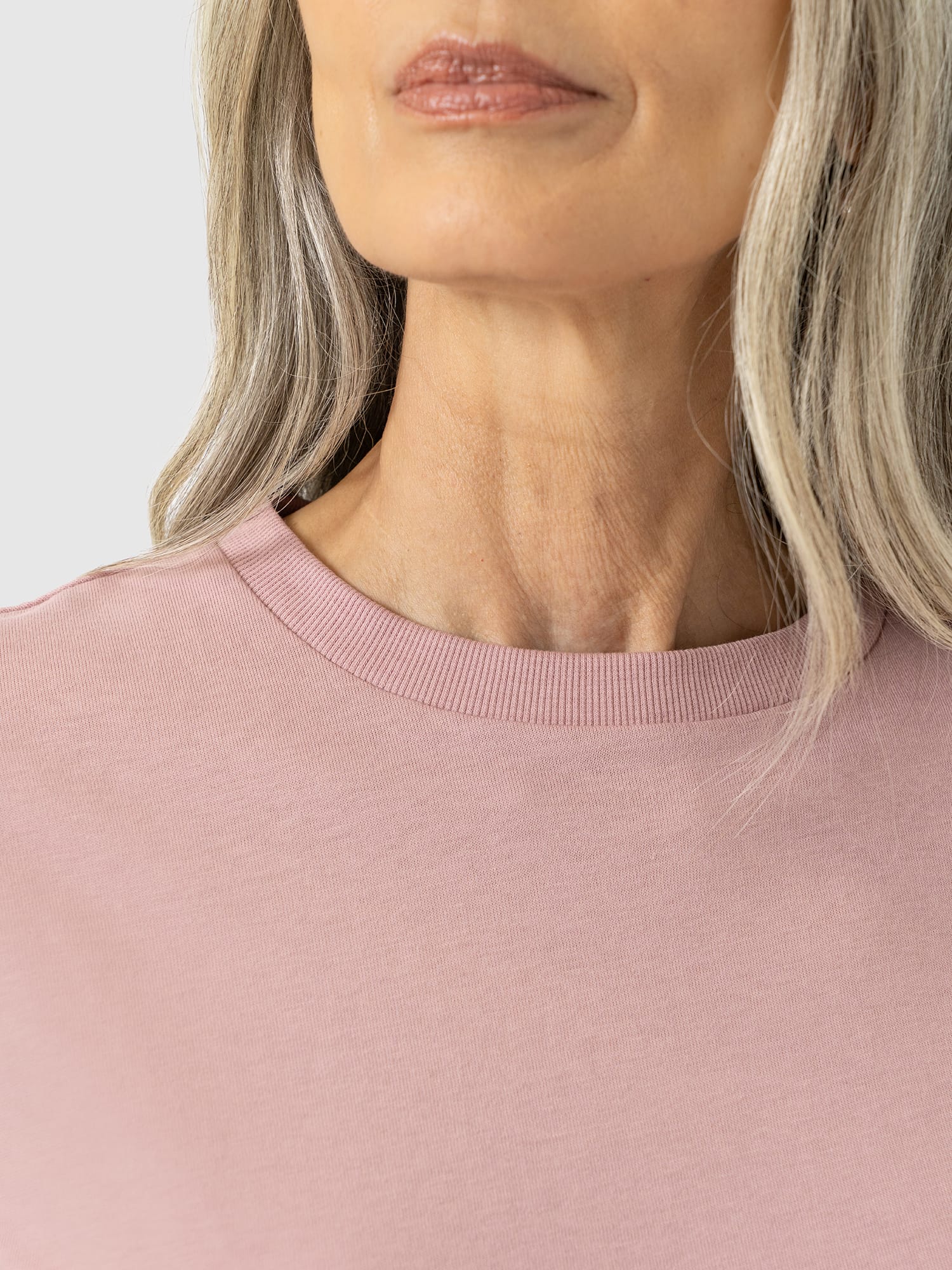 Finsbury Crew Neck Tee - Dusty Pink - Women's T-shirts | Saint and Sofia® UK