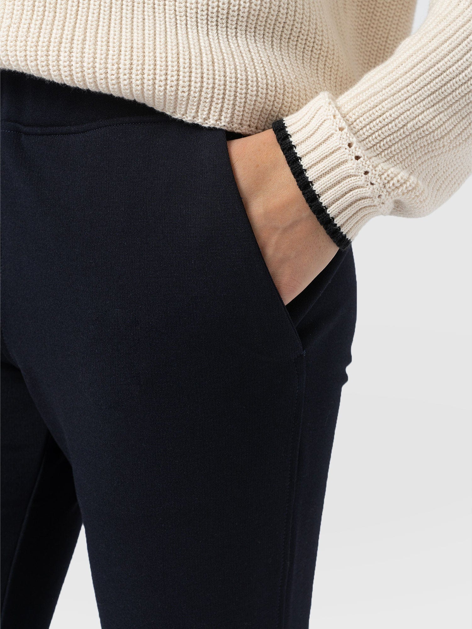 Finsbury Pant - Navy