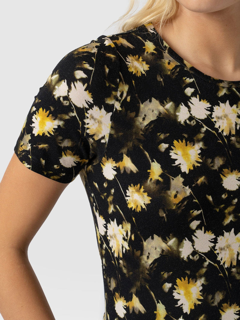 Greenwich Dress Short Sleeve - Black Daisy Floral