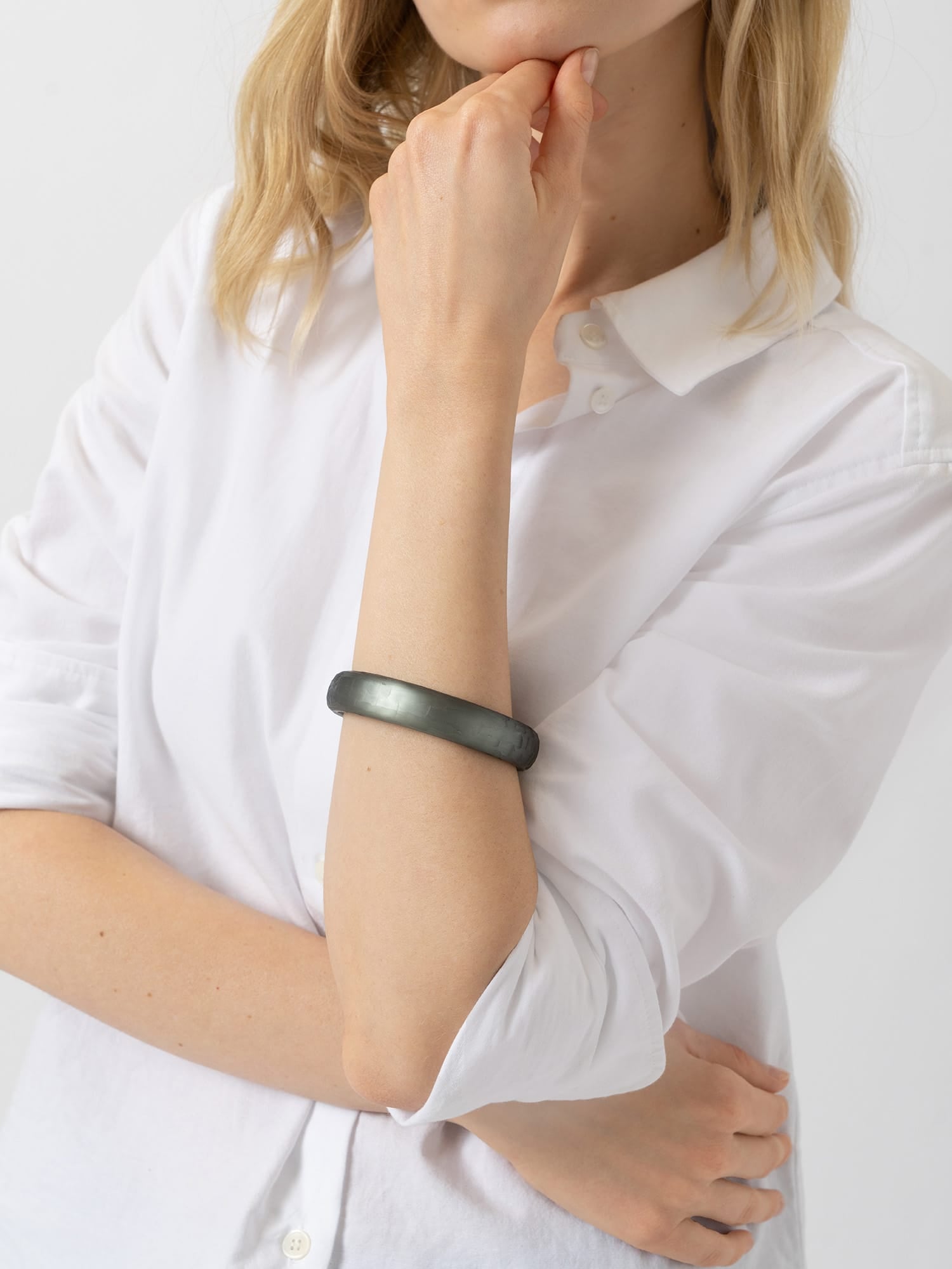 Hammered Bangle - Green - Women's Jewellerys | Saint and Sofia® UK