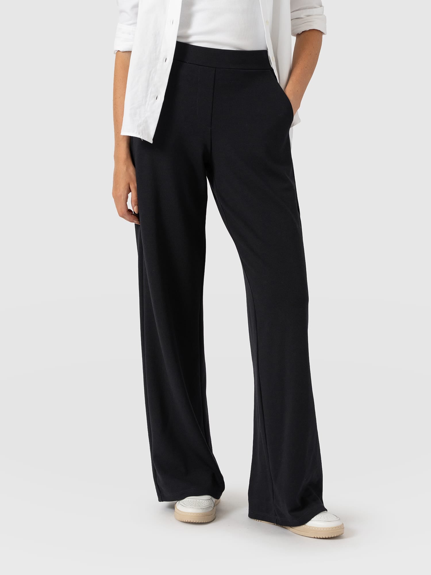 Hoxton Straight Leg Pant - Black