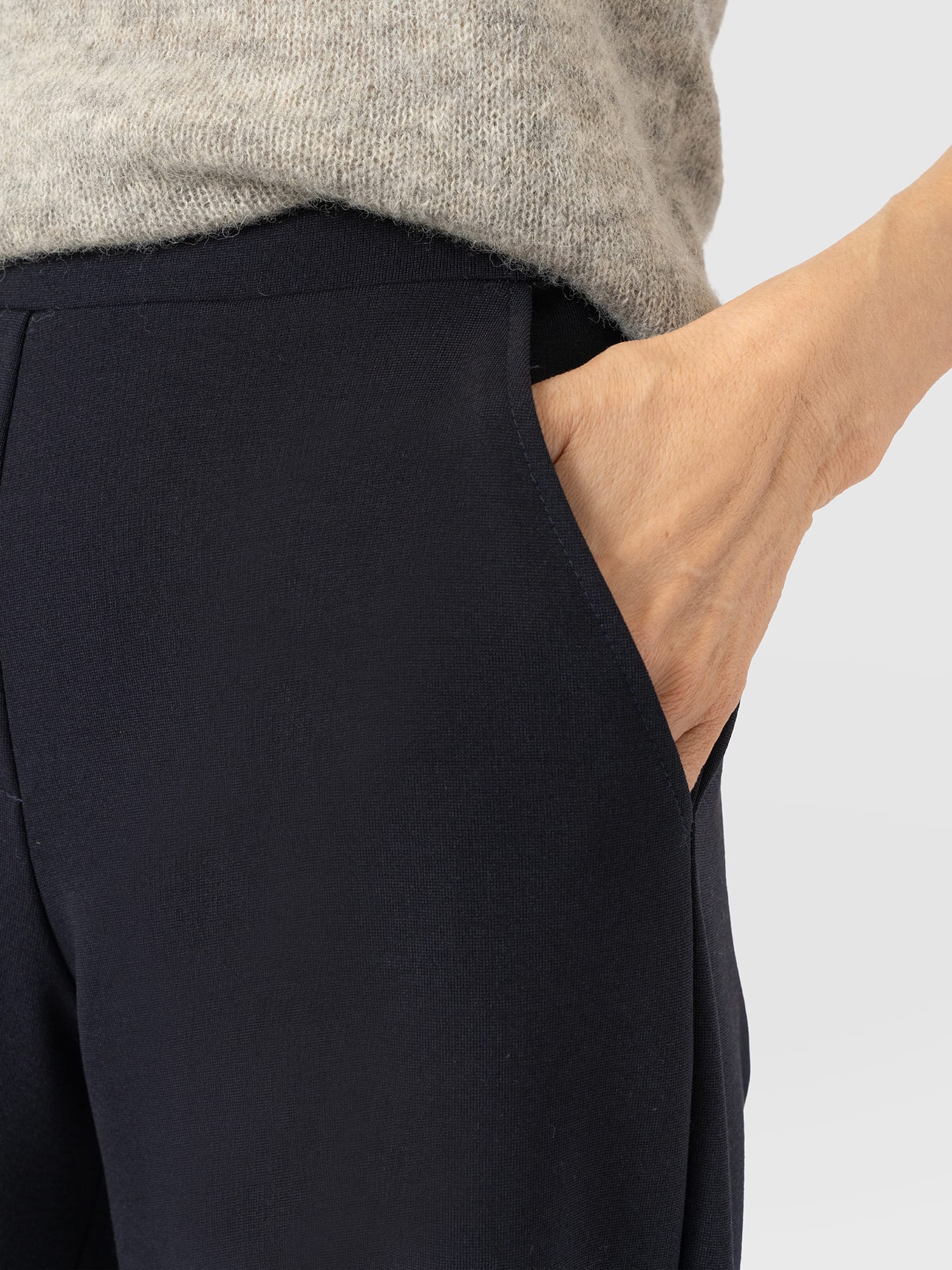 Hoxton Straight Leg Pant - Navy