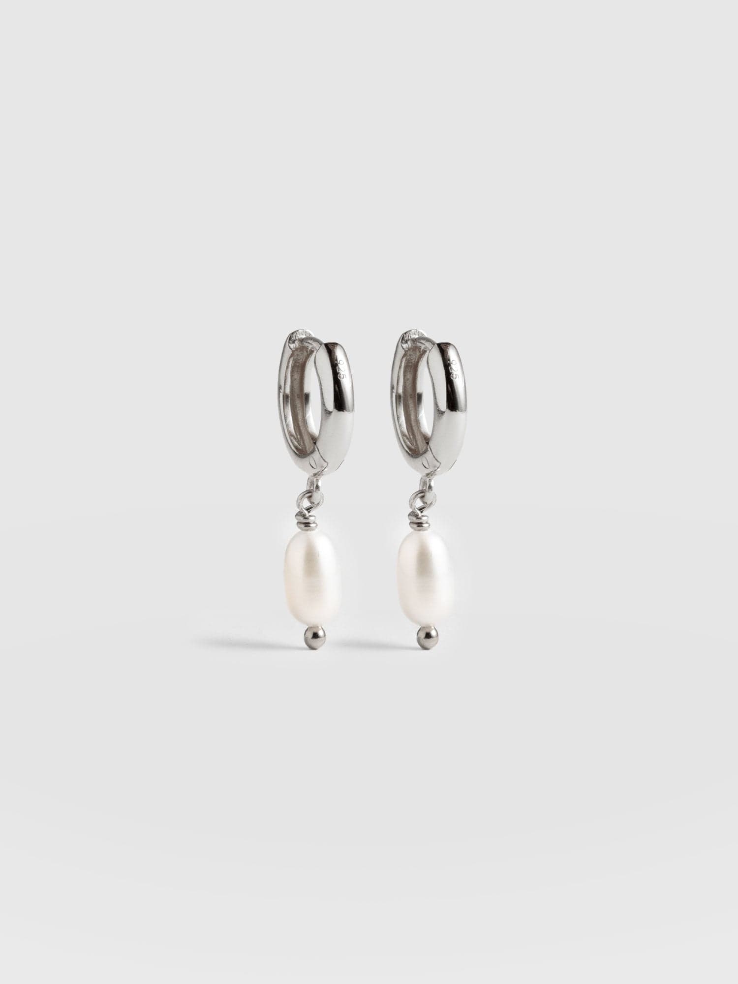 Jacqueline Pearl Huggie Earrings Silver - Women's Jewellery | Saint + Sofia® UK