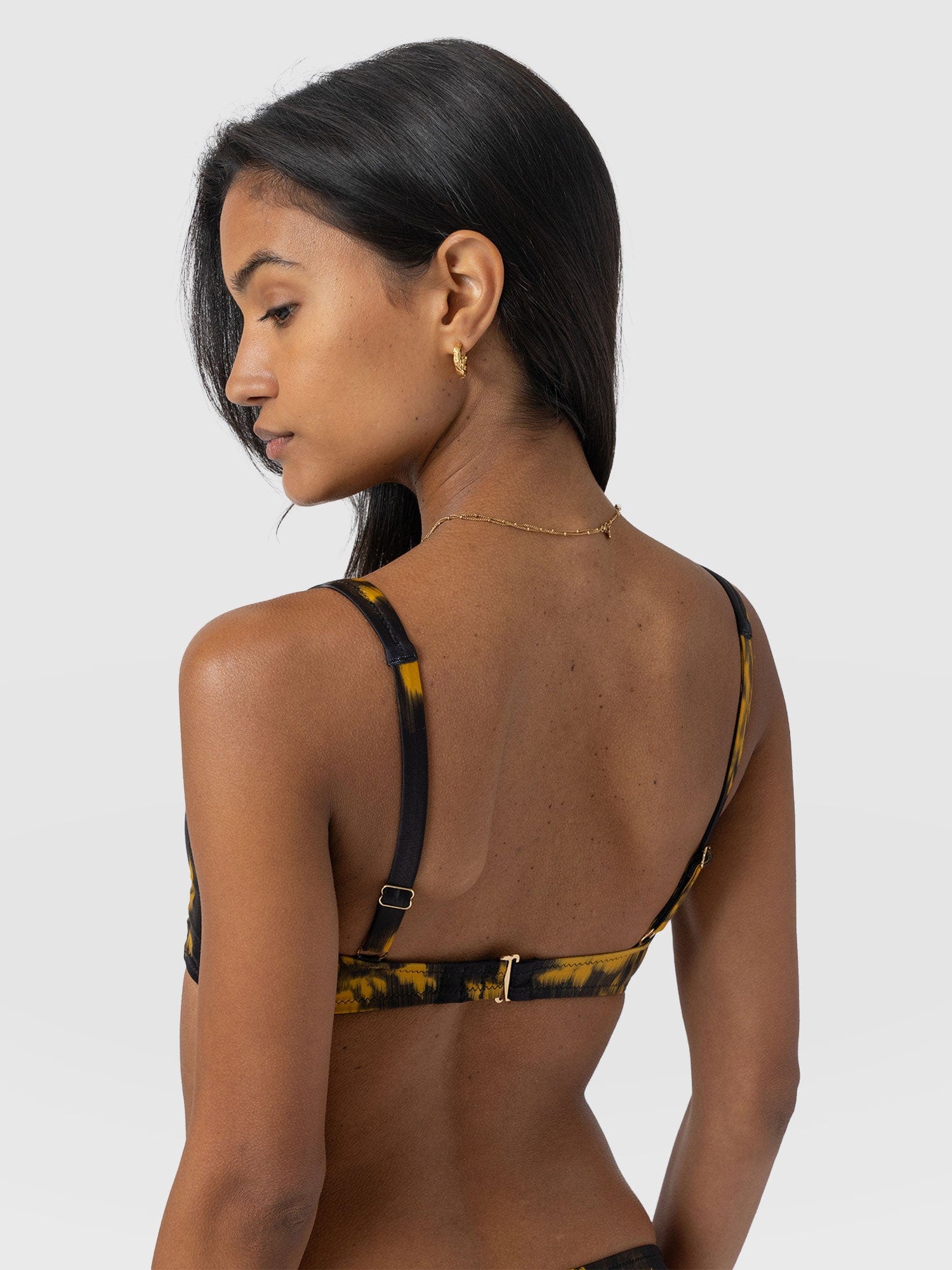 Jesse Twist Front Bikini Top - Yellow Fade Floral - Women's Swimwear | Saint + Sofia® UK