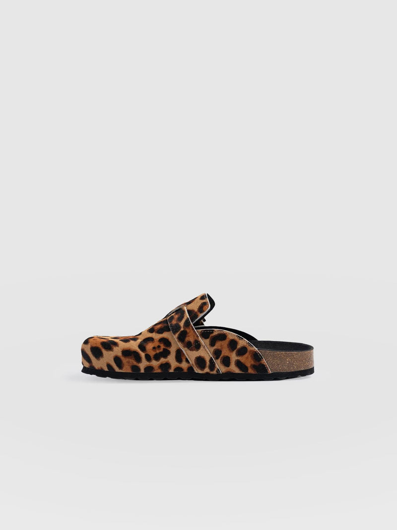 Jude Clogs Leopard - Women's Shoes | Saint + Sofia® UK